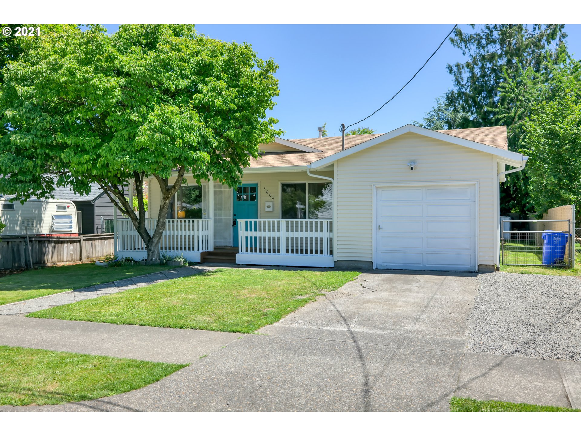 3604 SE 77TH AVE (1 of 31)