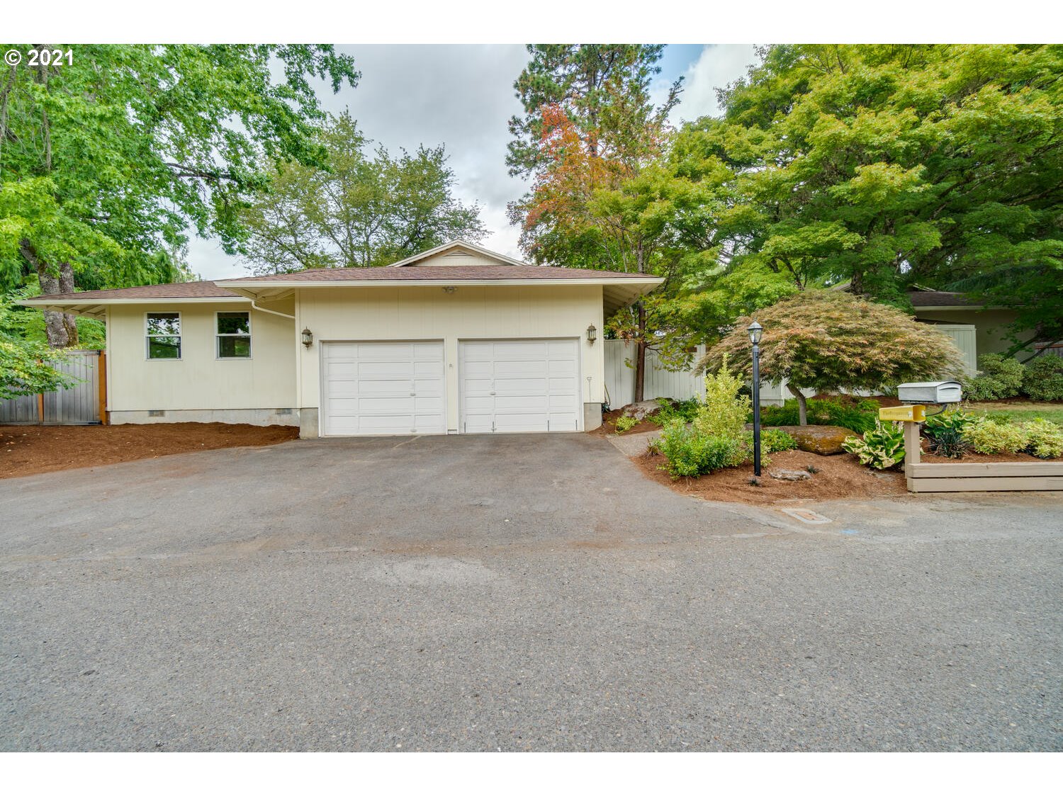 3065 SW 70TH AVE (1 of 32)