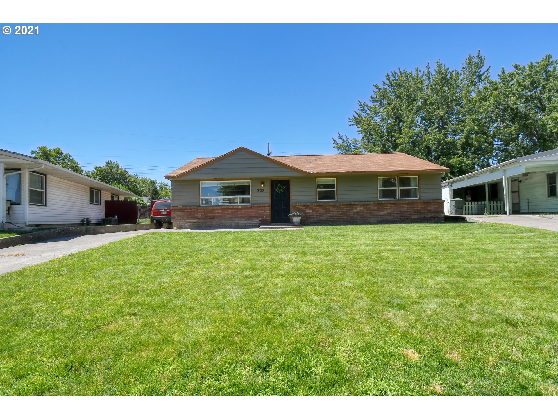 707 SW 28TH ST (1 of 32)