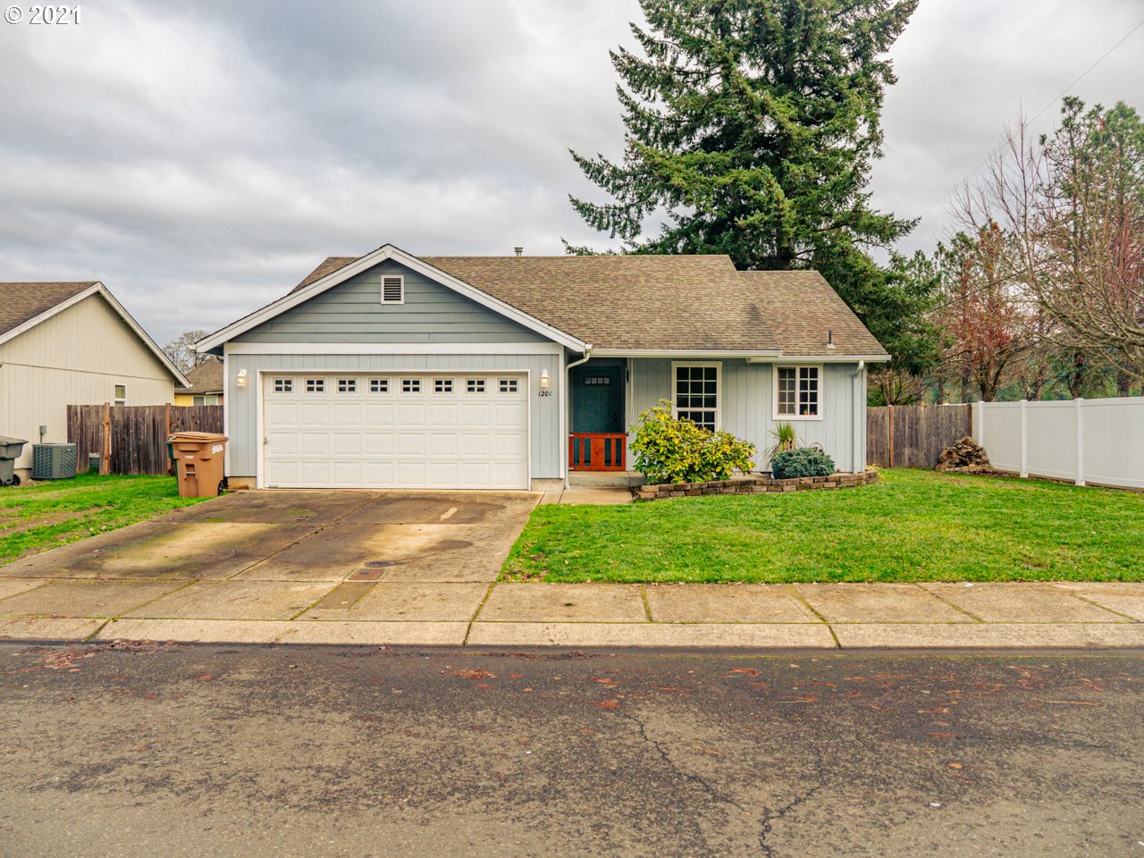 1201 40TH AVE (1 of 31)