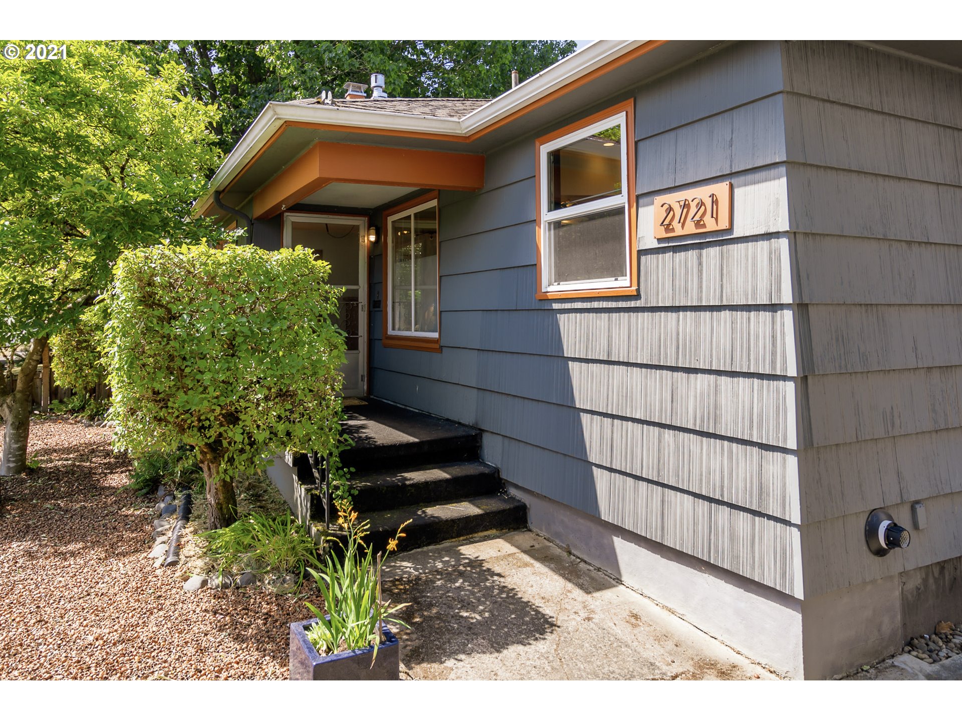 2721 SE 64TH AVE (1 of 31)