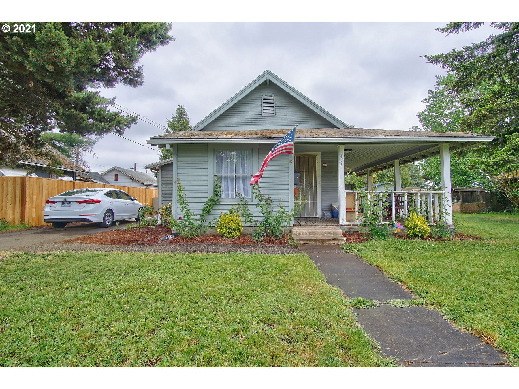 428 SW BAILEY AVE (1 of 29)