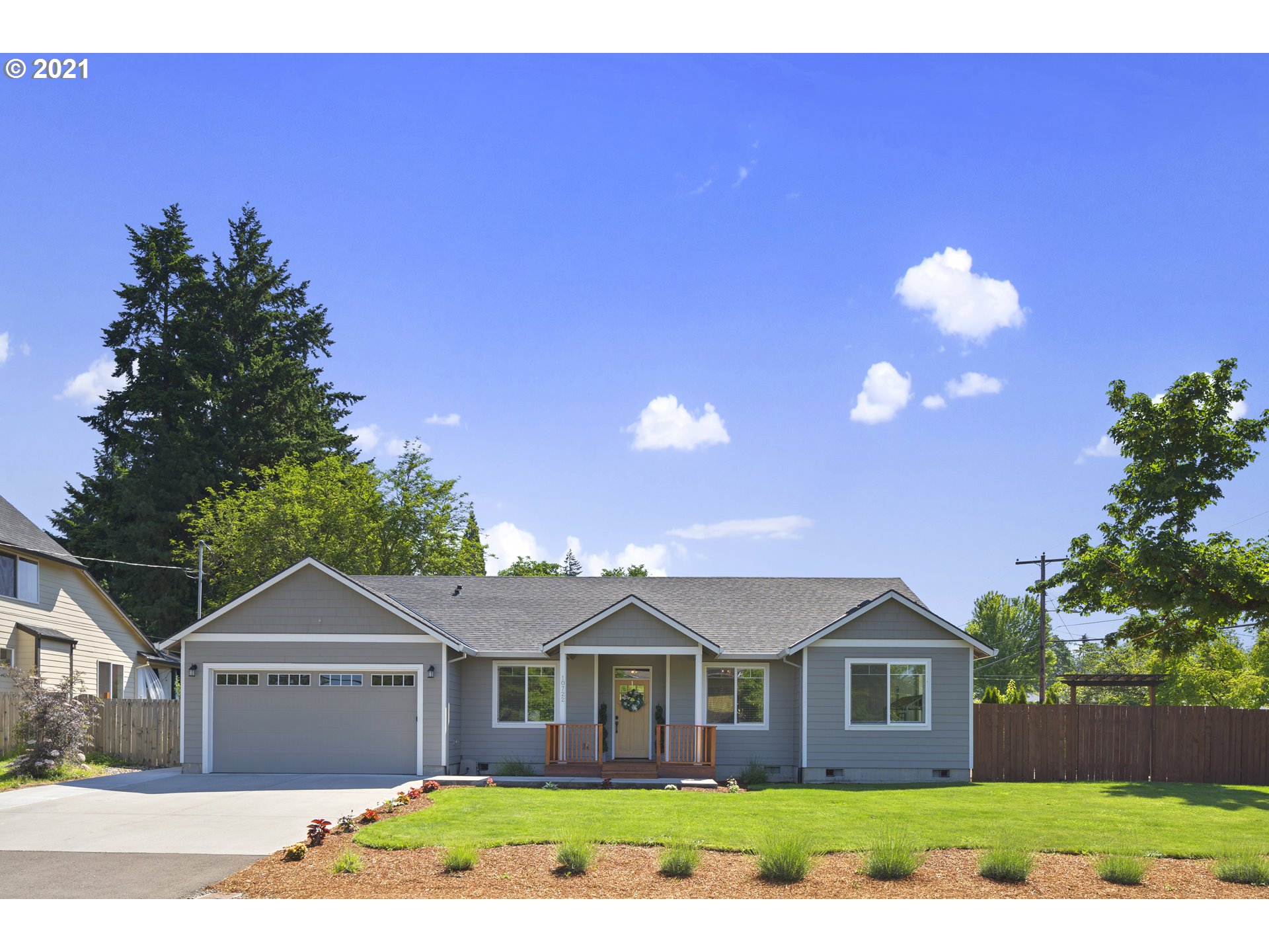 10722 SE 55TH AVE (1 of 29)
