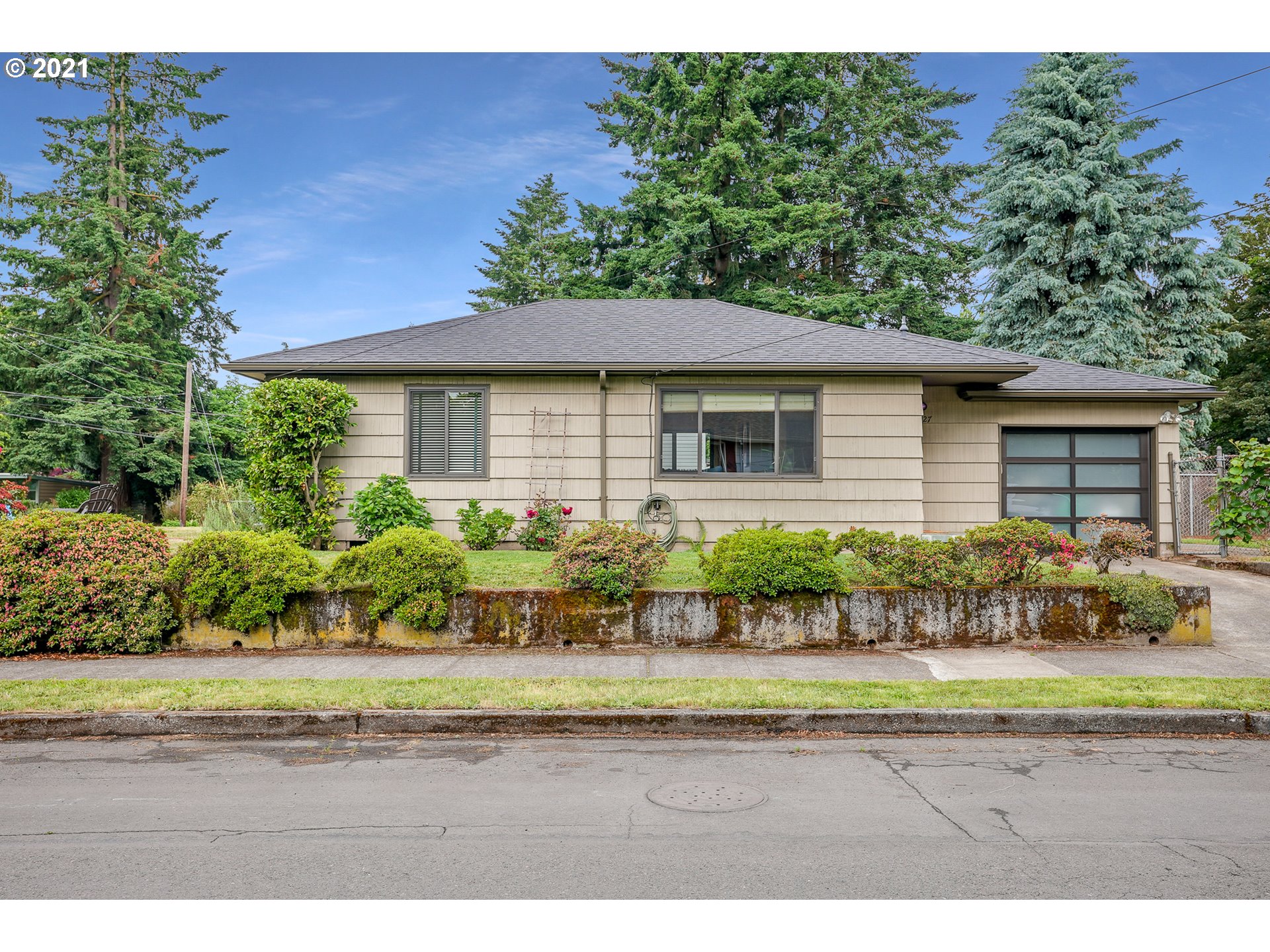 4927 SE 46TH AVE (1 of 28)
