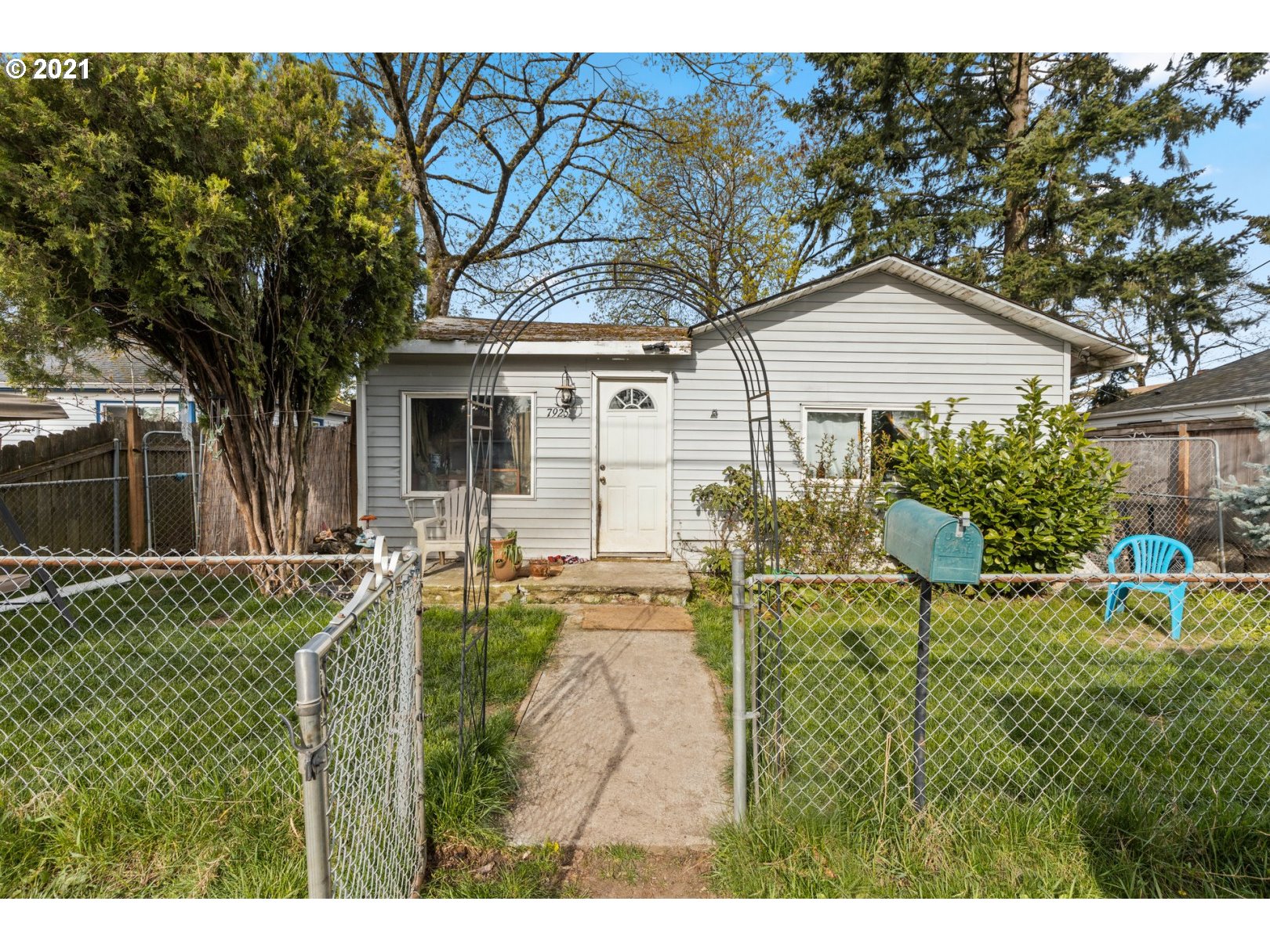 7925 SE 60TH AVE (1 of 25)