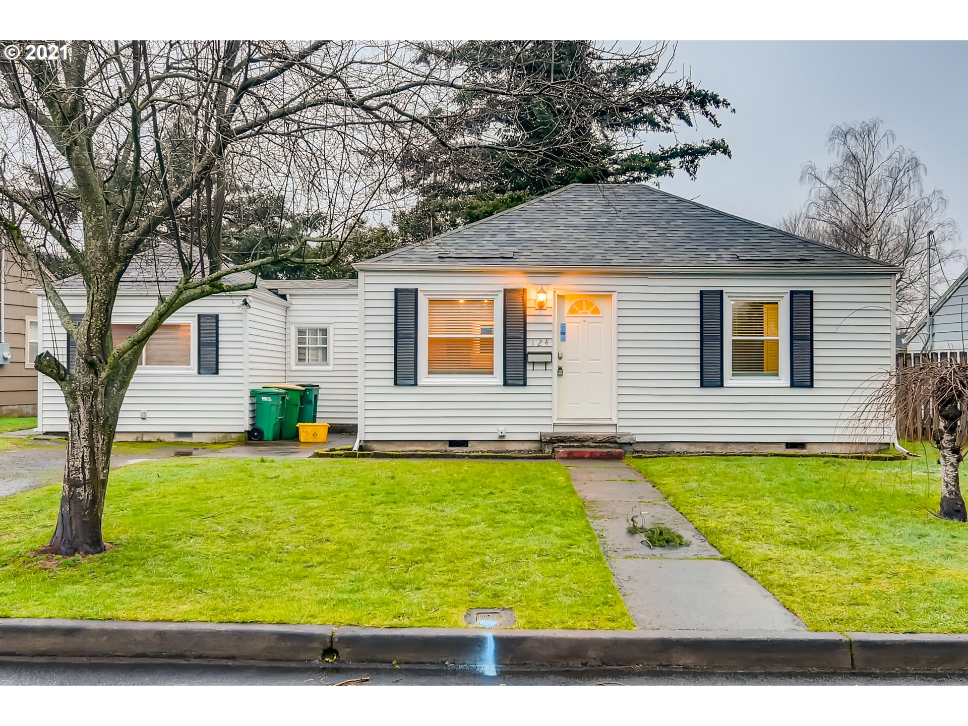 124 ASH AVE (1 of 32)