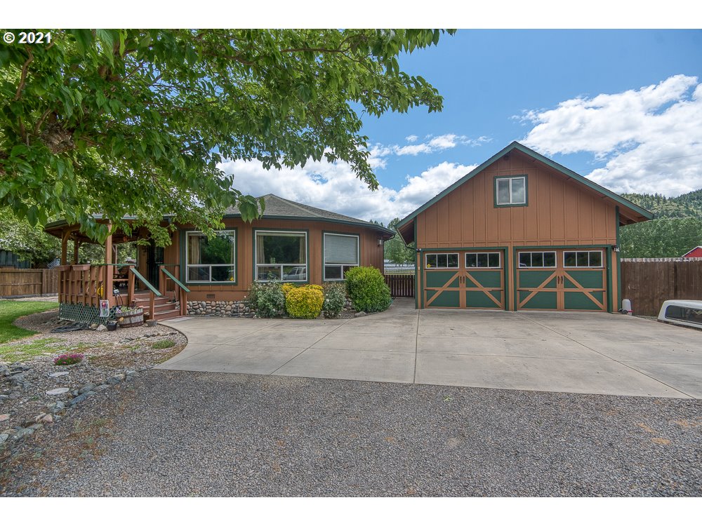 5003 ROGUE RIVER HWY (1 of 32)