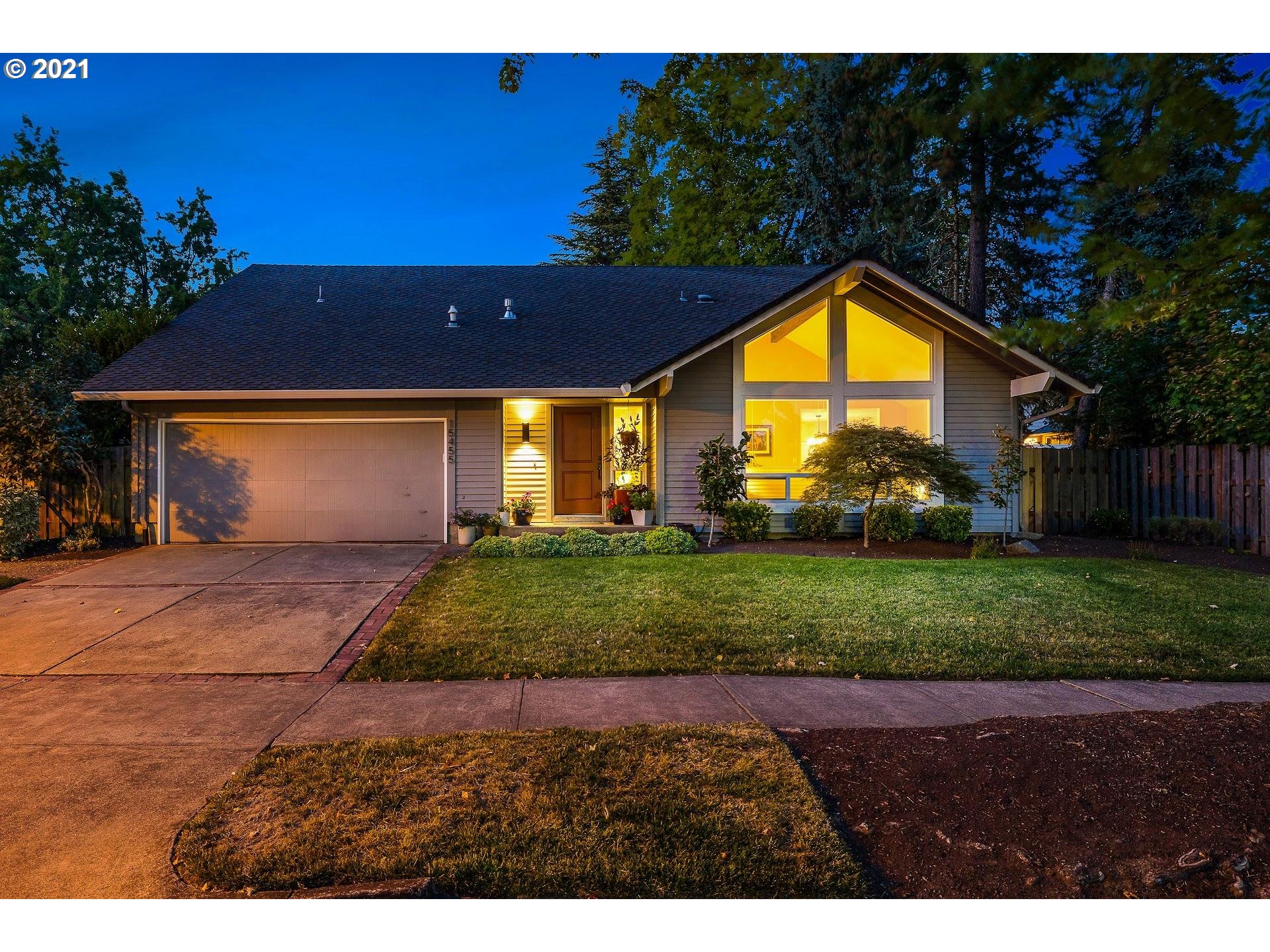 15455 NW OAKHILLS DR (1 of 32)