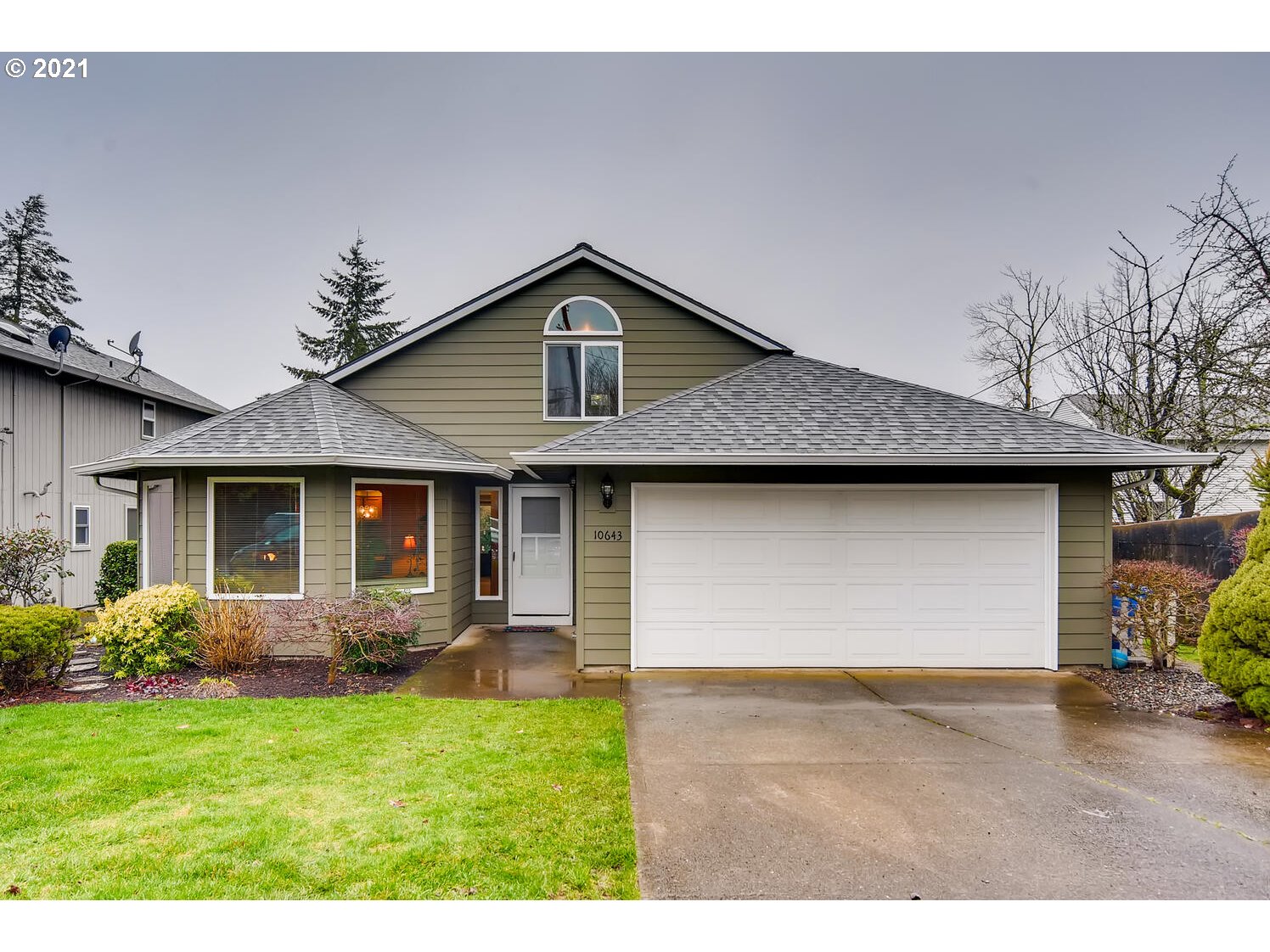 10643 SW 49TH AVE (1 of 28)