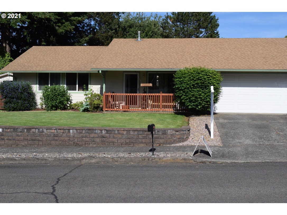 1022 SE 210TH AVE (1 of 26)