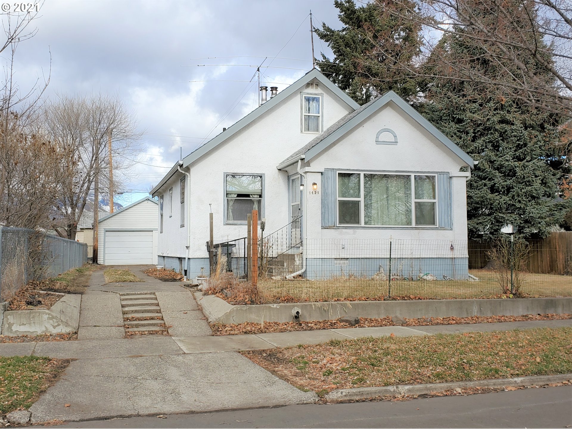 1421 W AVE (1 of 17)