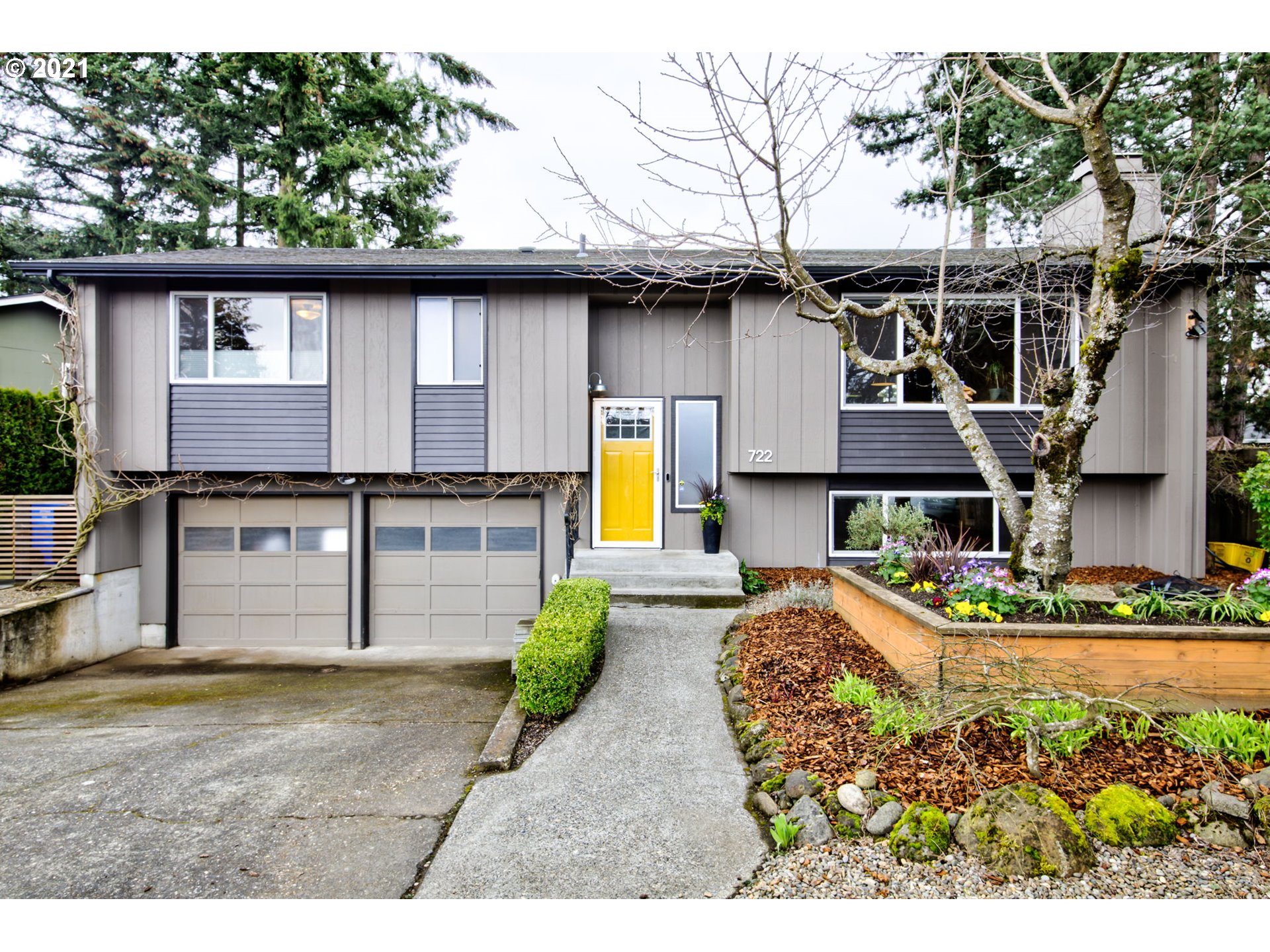 722 SE 128TH AVE (1 of 32)