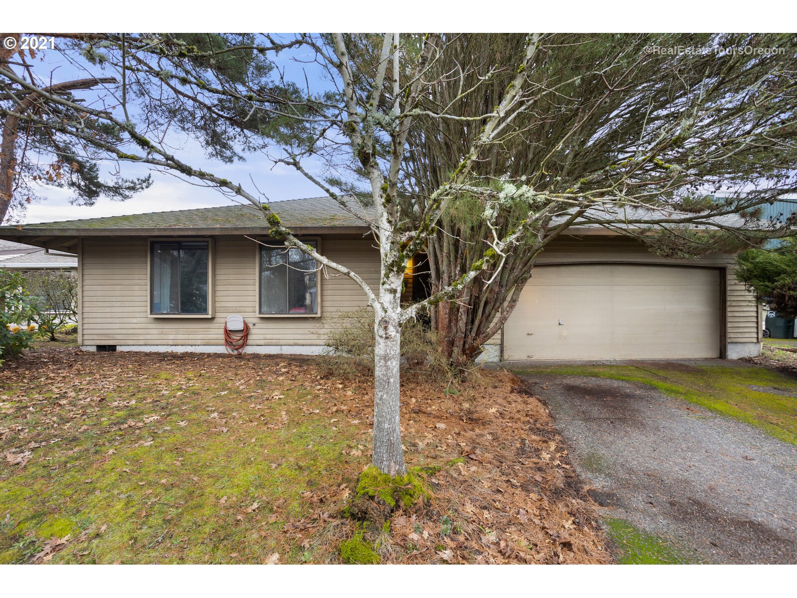1332 SW 209TH AVE (1 of 26)
