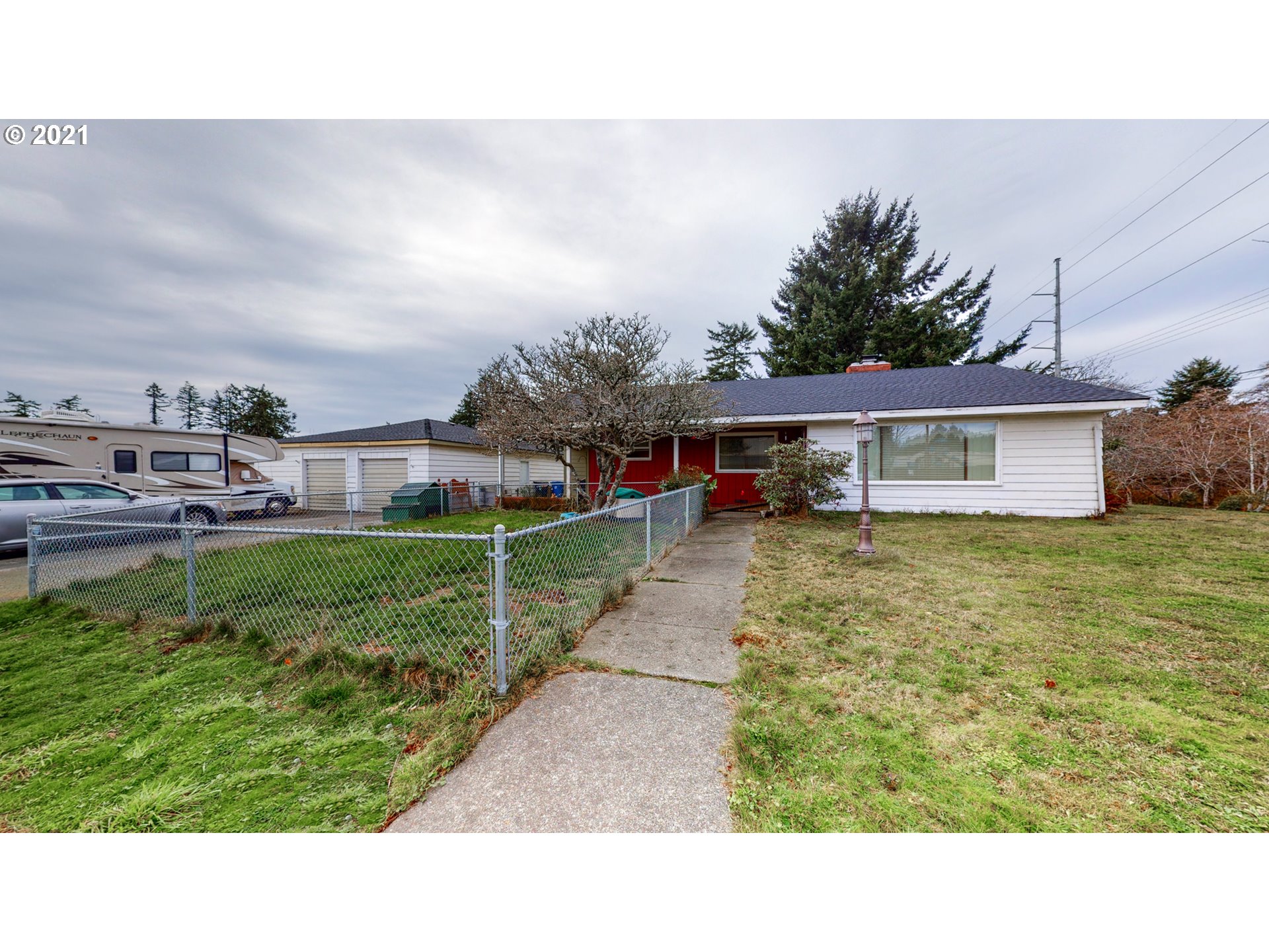 577 FERN AVE (1 of 29)