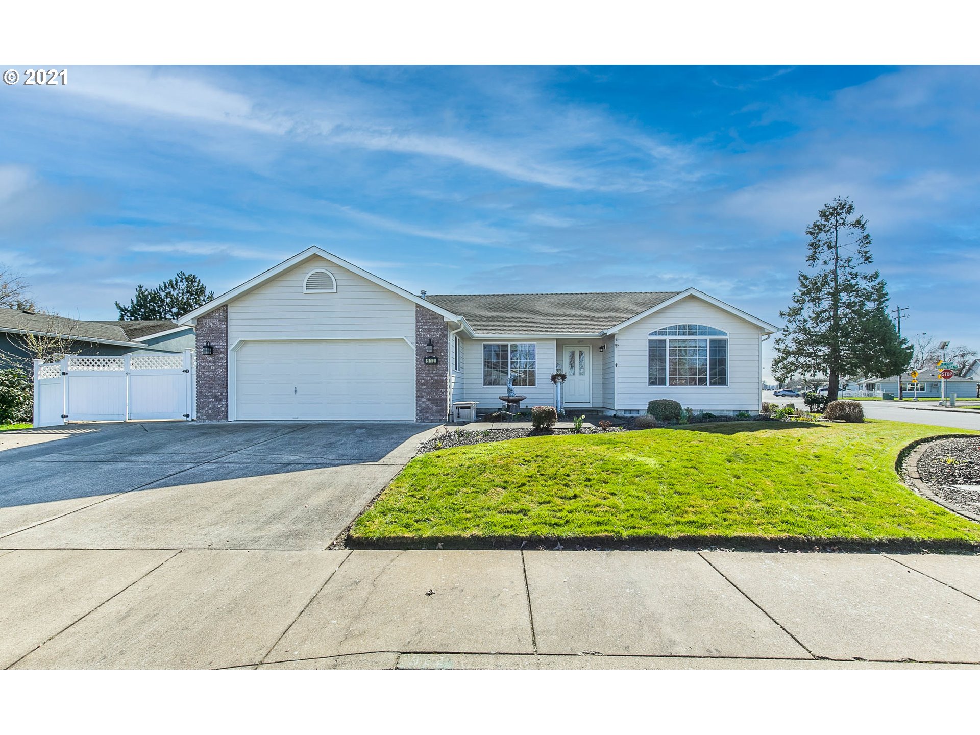 912 RED CLOVER CT (1 of 28)