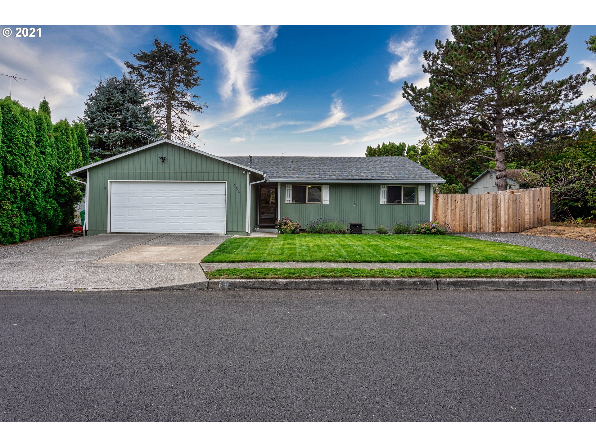759 SW WILLOWBROOK AVE (1 of 25)