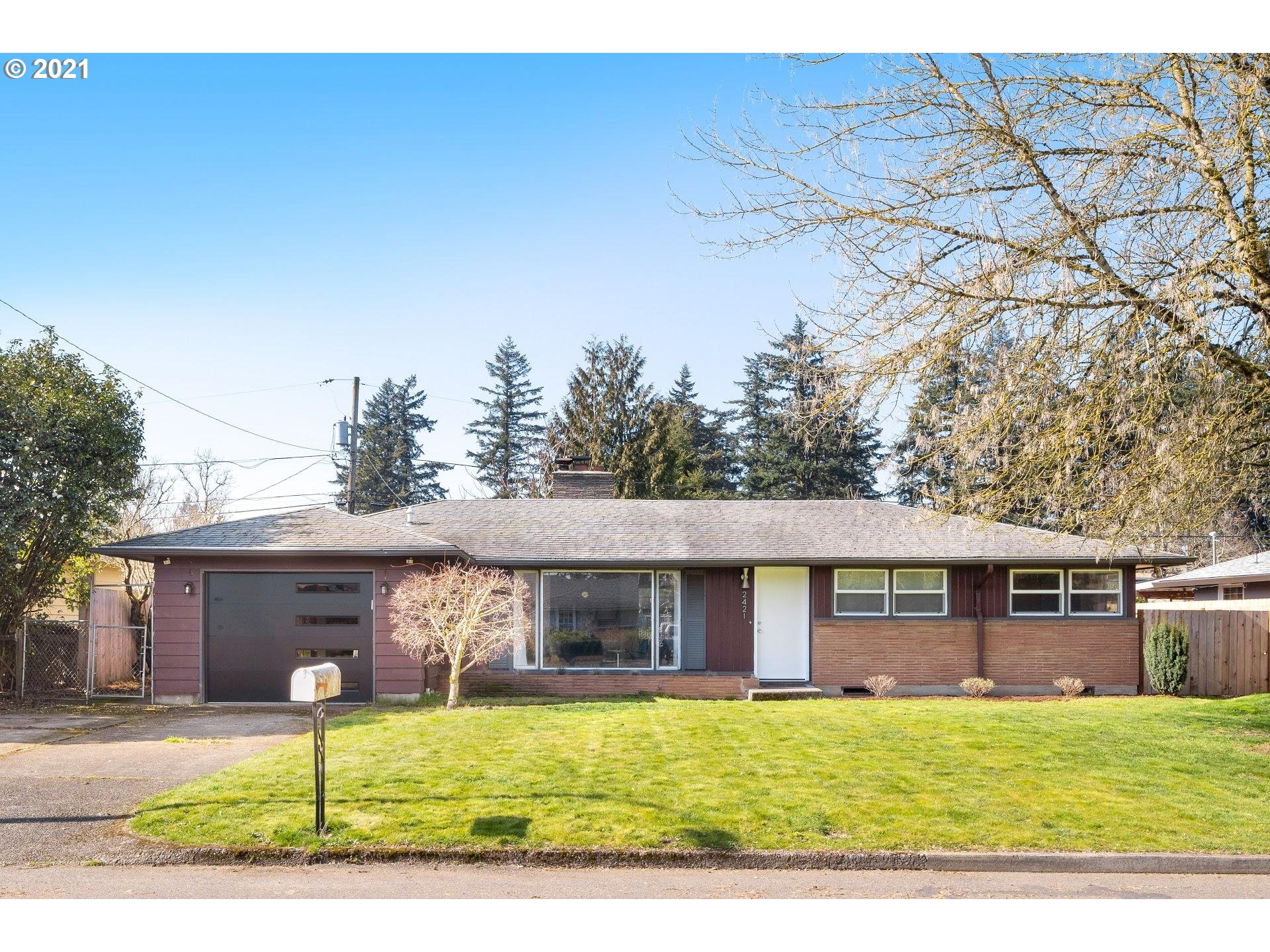 2421 SE 116TH AVE (1 of 29)