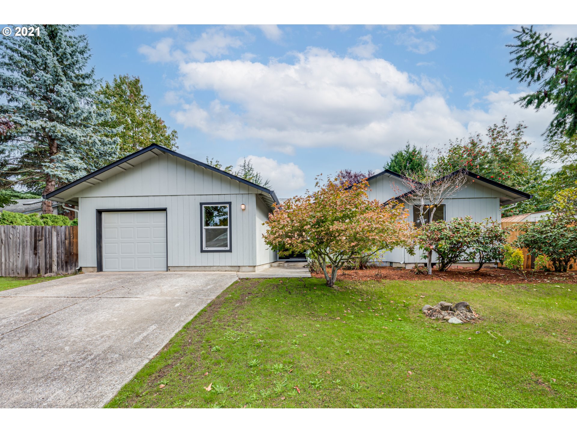 2305 SE 146TH AVE (1 of 28)