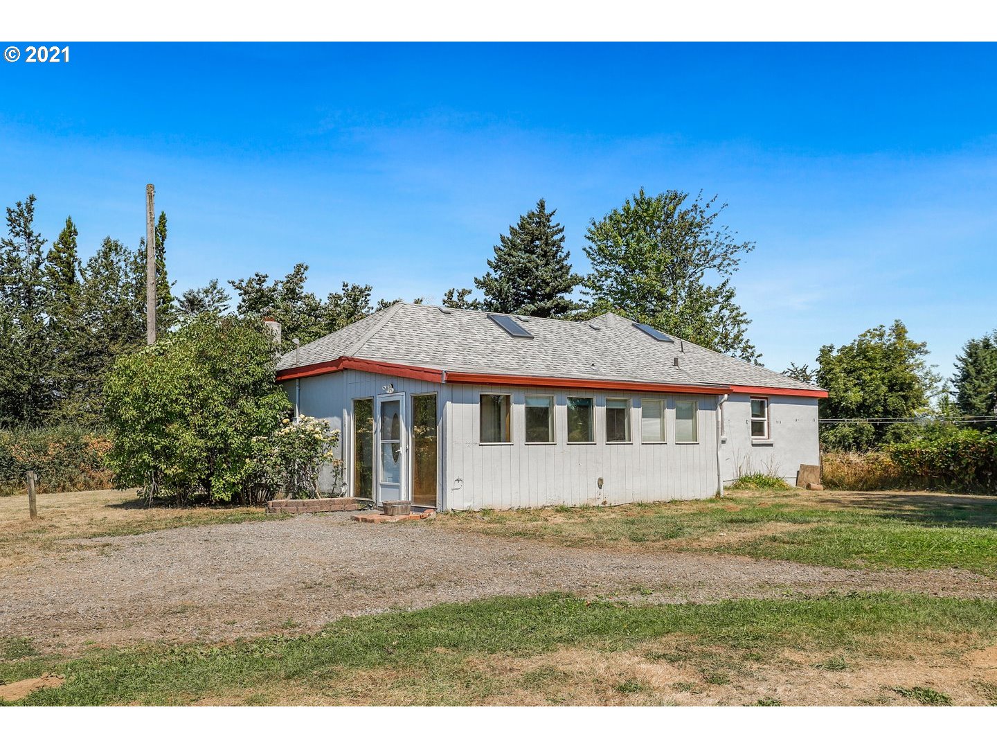 38600 E HIST COLUMBIA RIVER HWY (1 of 26)