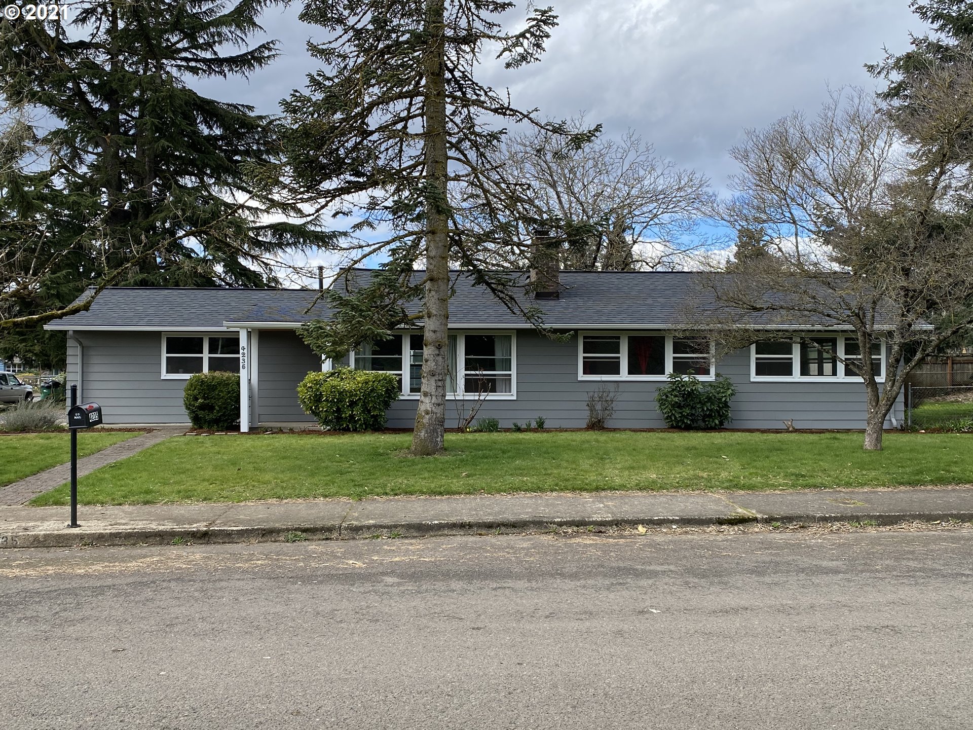 4235 SE 99TH AVE (1 of 24)