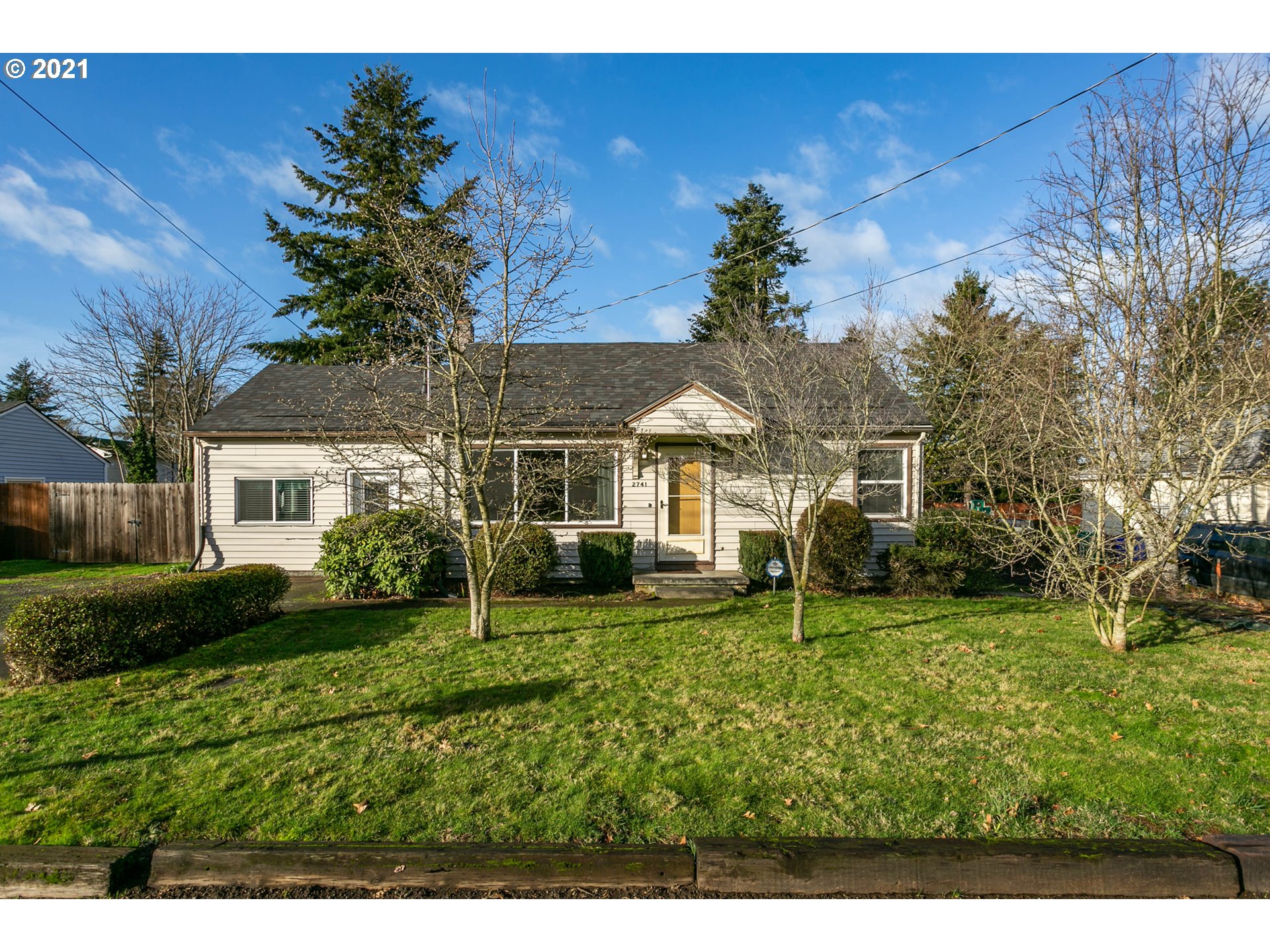 2741 SE 165TH AVE (1 of 27)