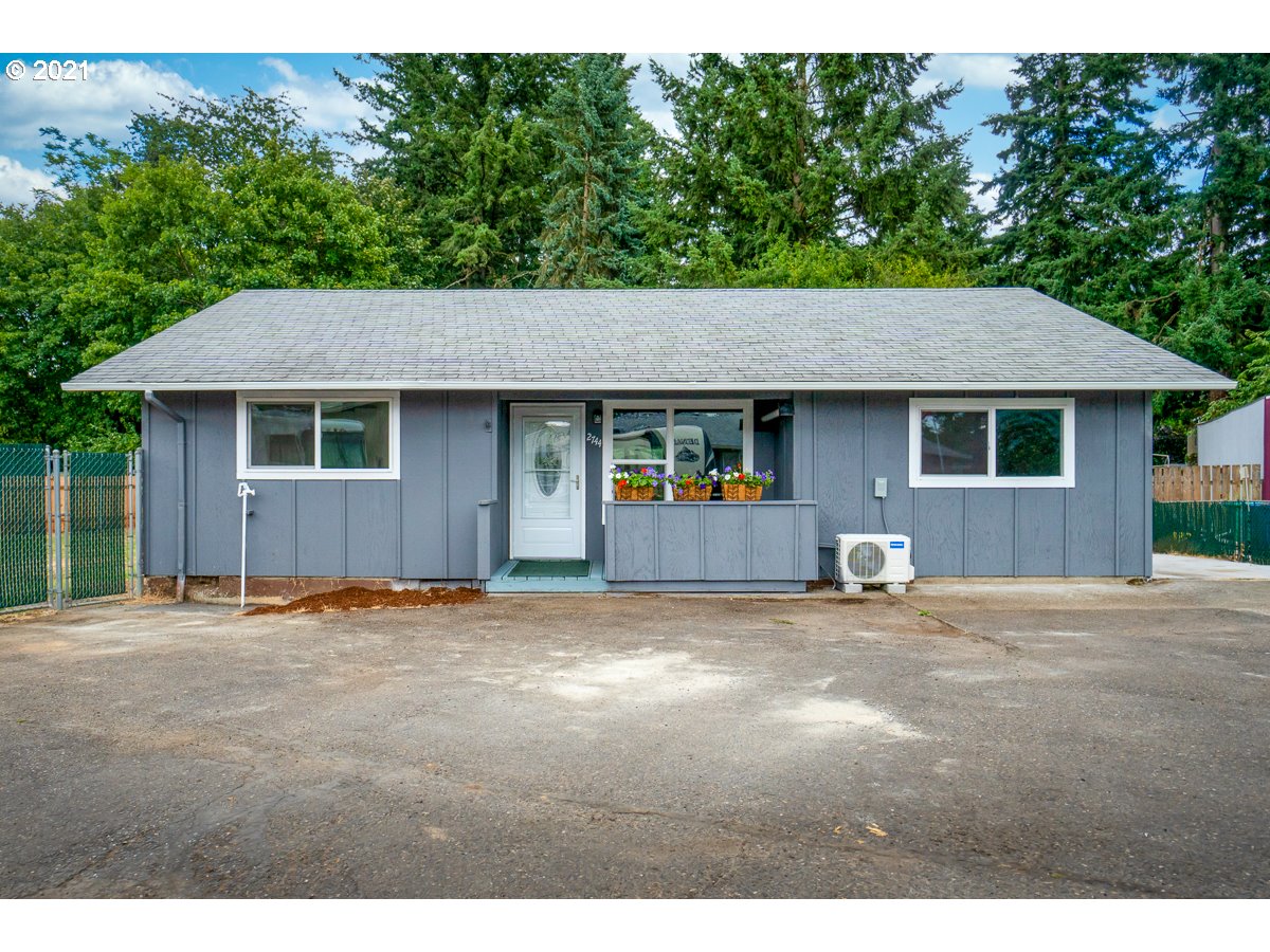 2744 SE 170TH AVE (1 of 27)
