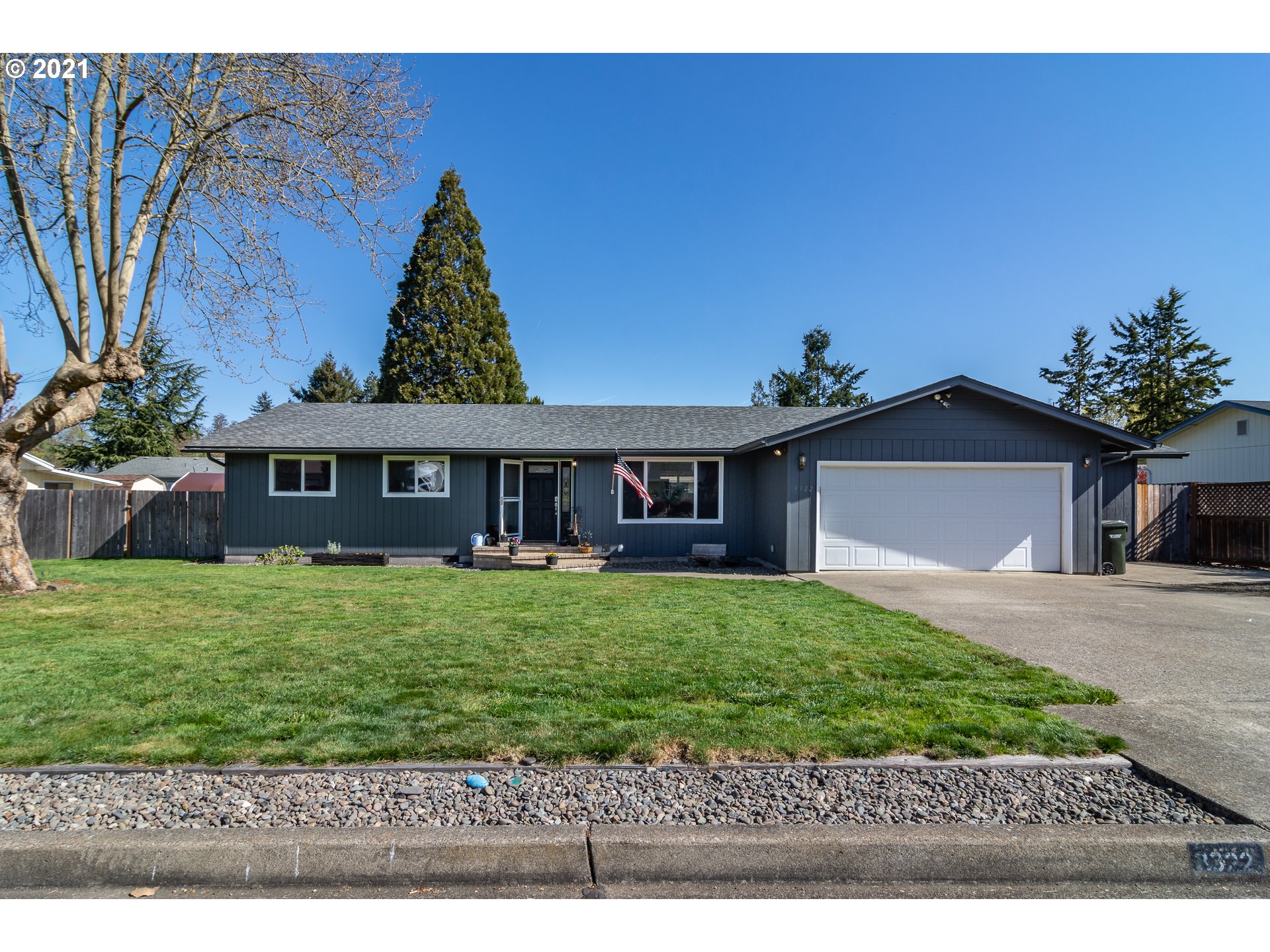 3322 W CHATEAU AVE (1 of 32)