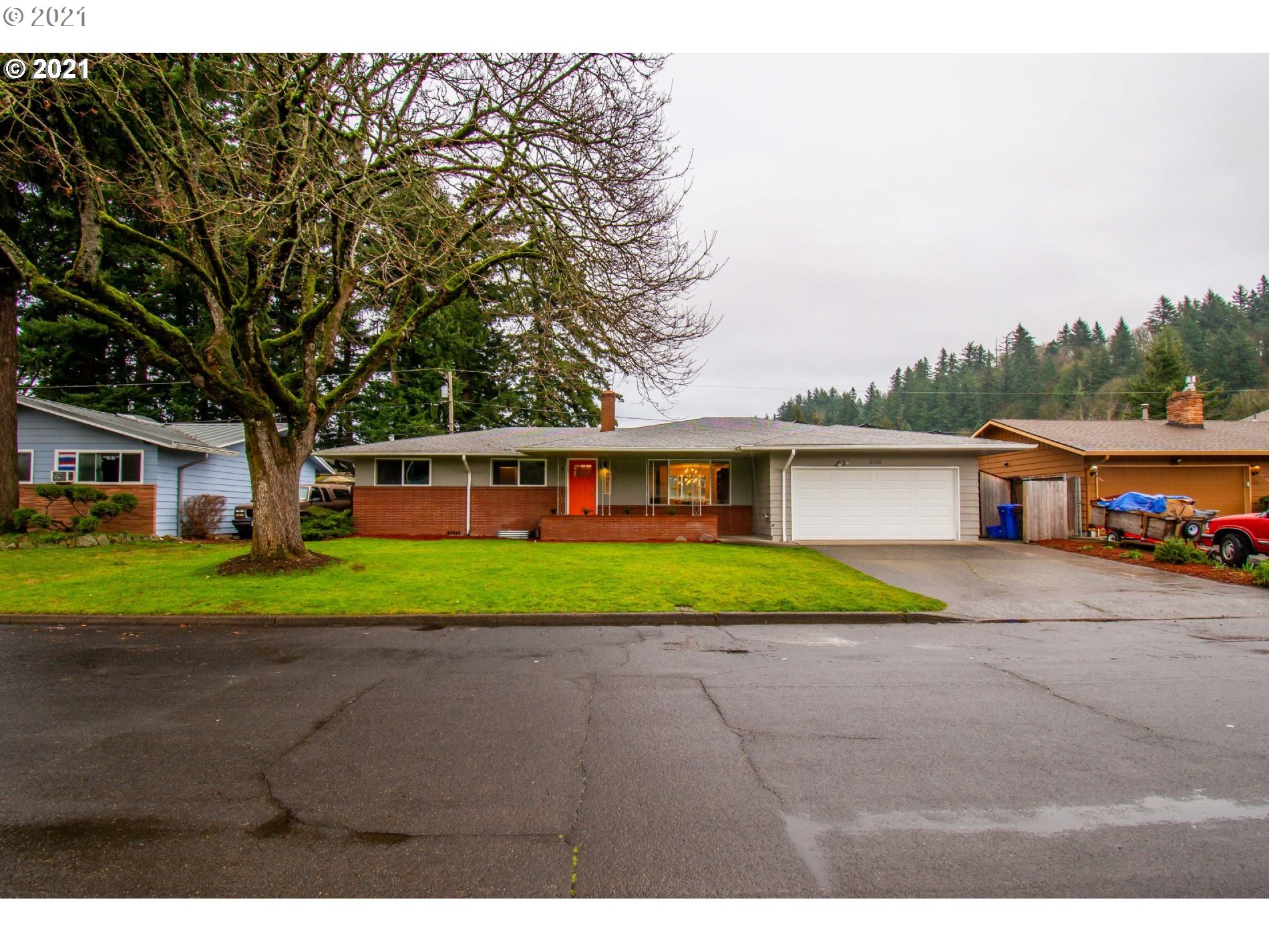 2602 SE 185TH AVE (1 of 32)