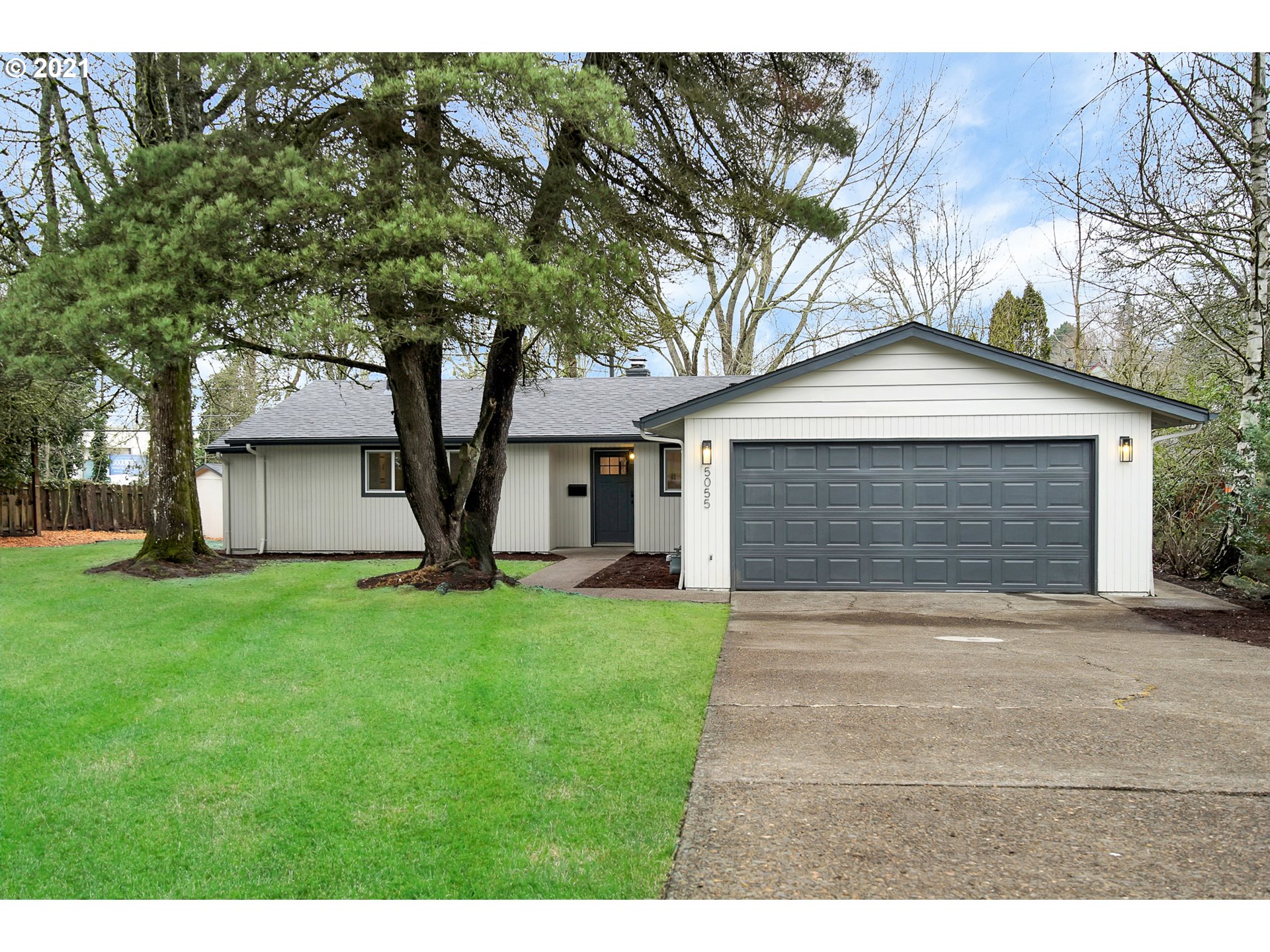 5055 SW ELM AVE (1 of 32)