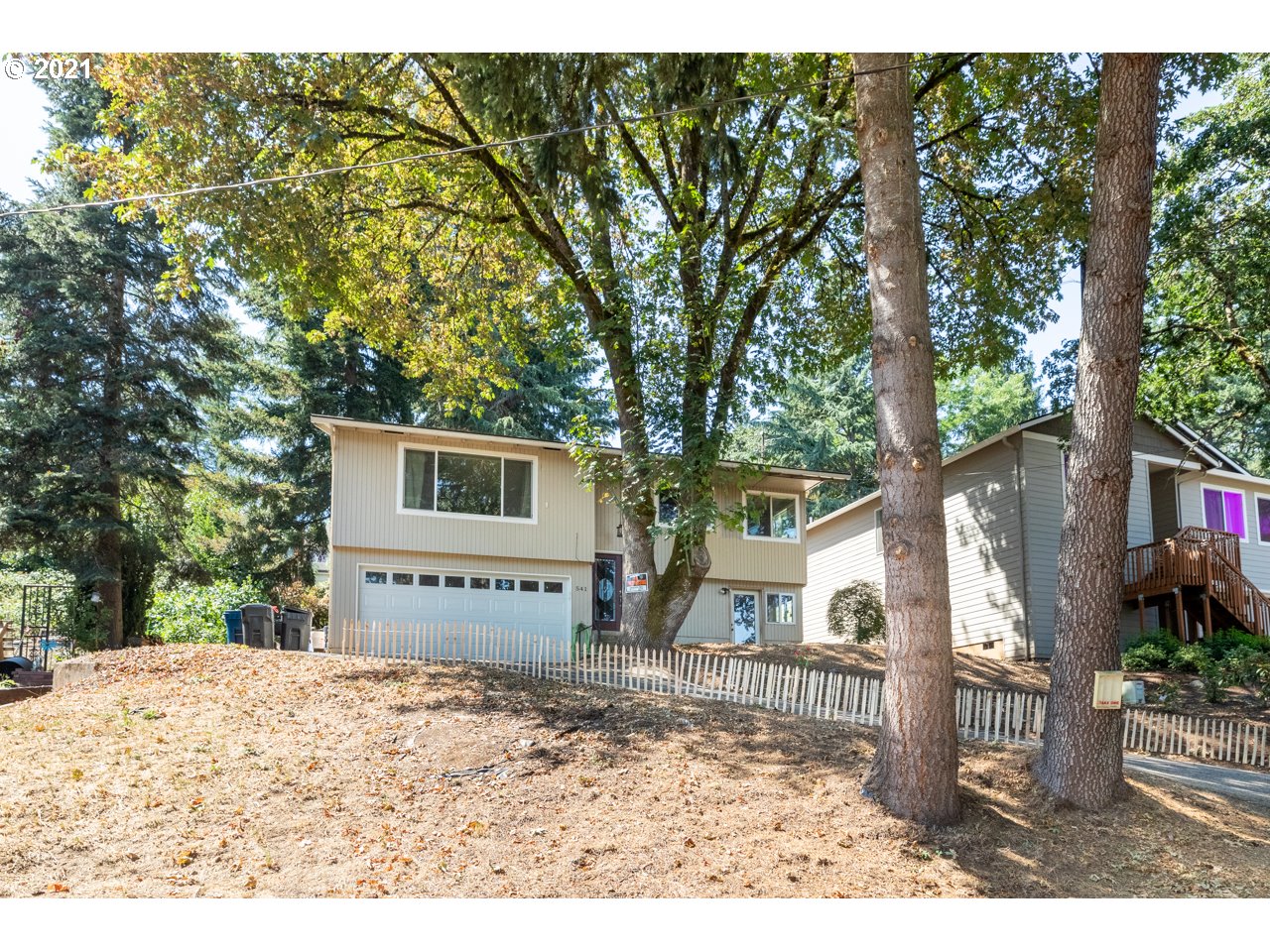 541 CASCADE DR NW (1 of 29)