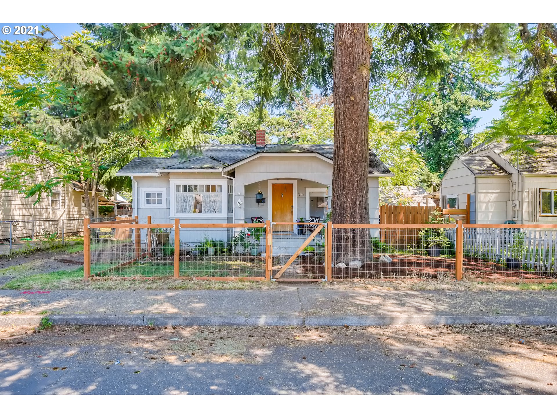 7326 SE 60TH AVE (1 of 27)