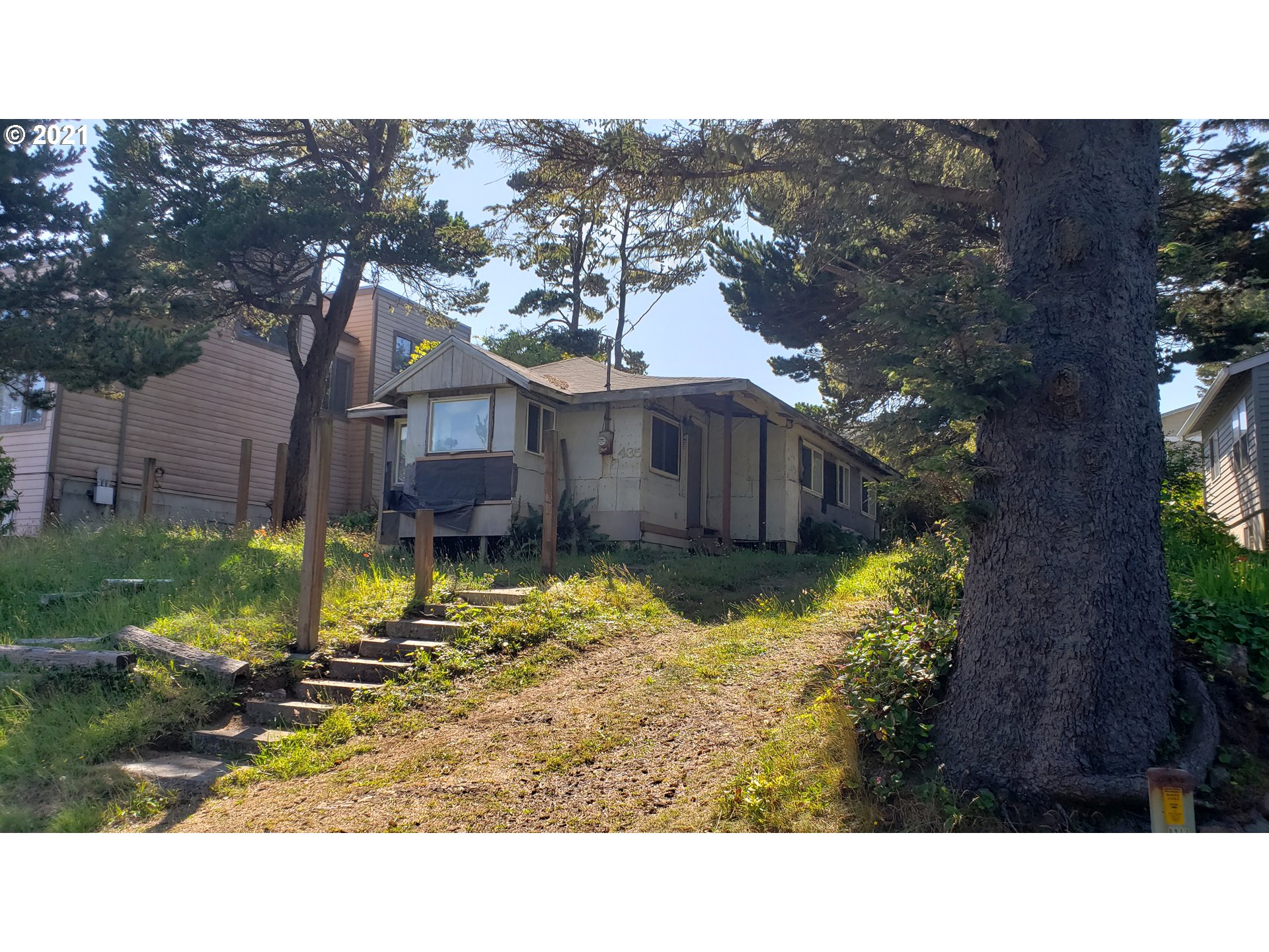 435 NW YAQUINA AVE (1 of 10)