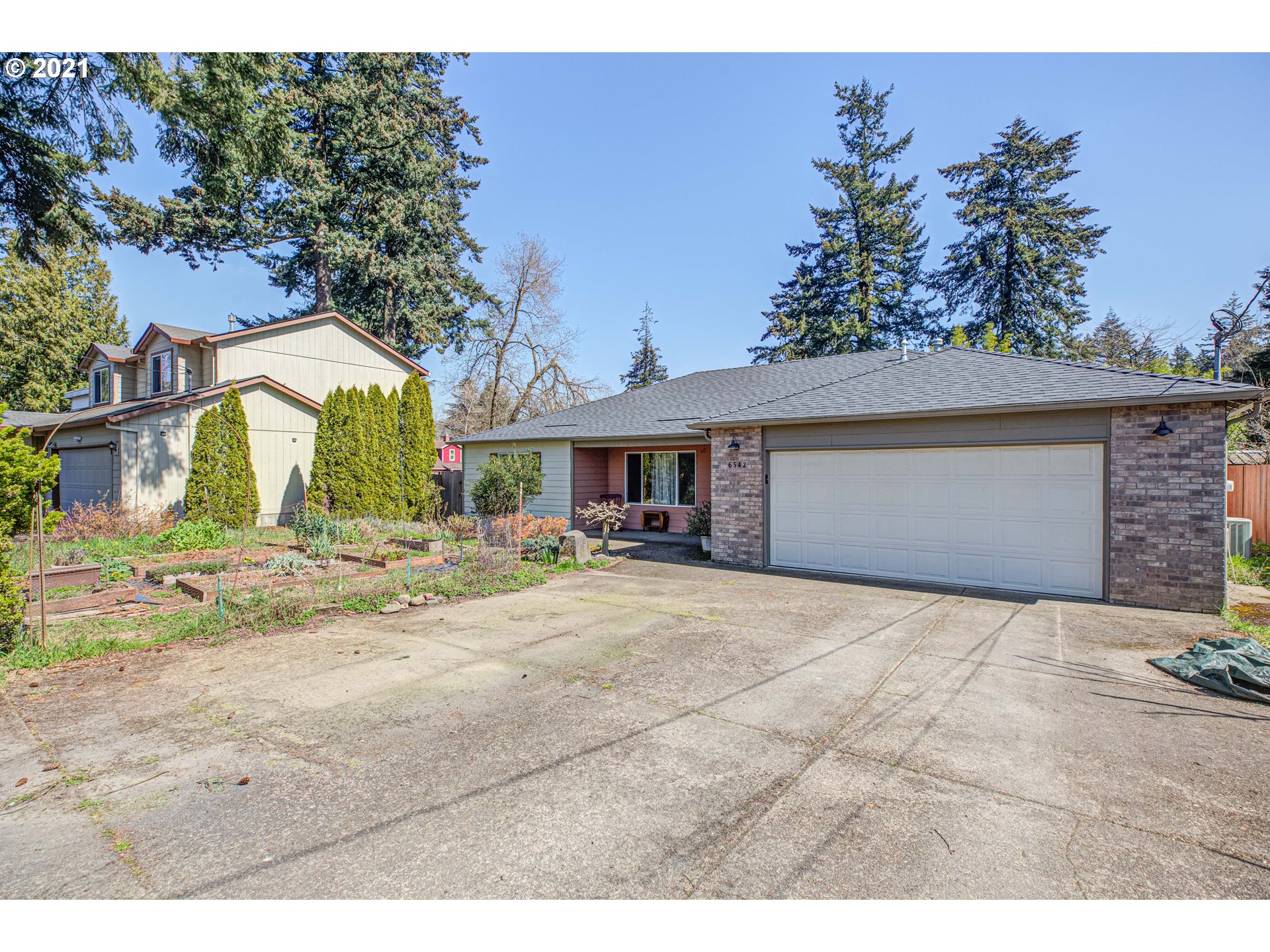 6542 SE 50TH AVE (1 of 27)