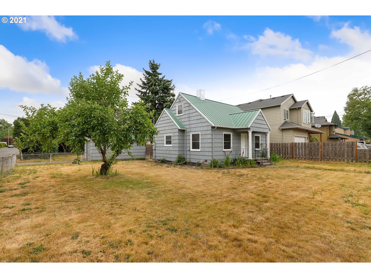 4943 SE 104TH AVE (1 of 31)