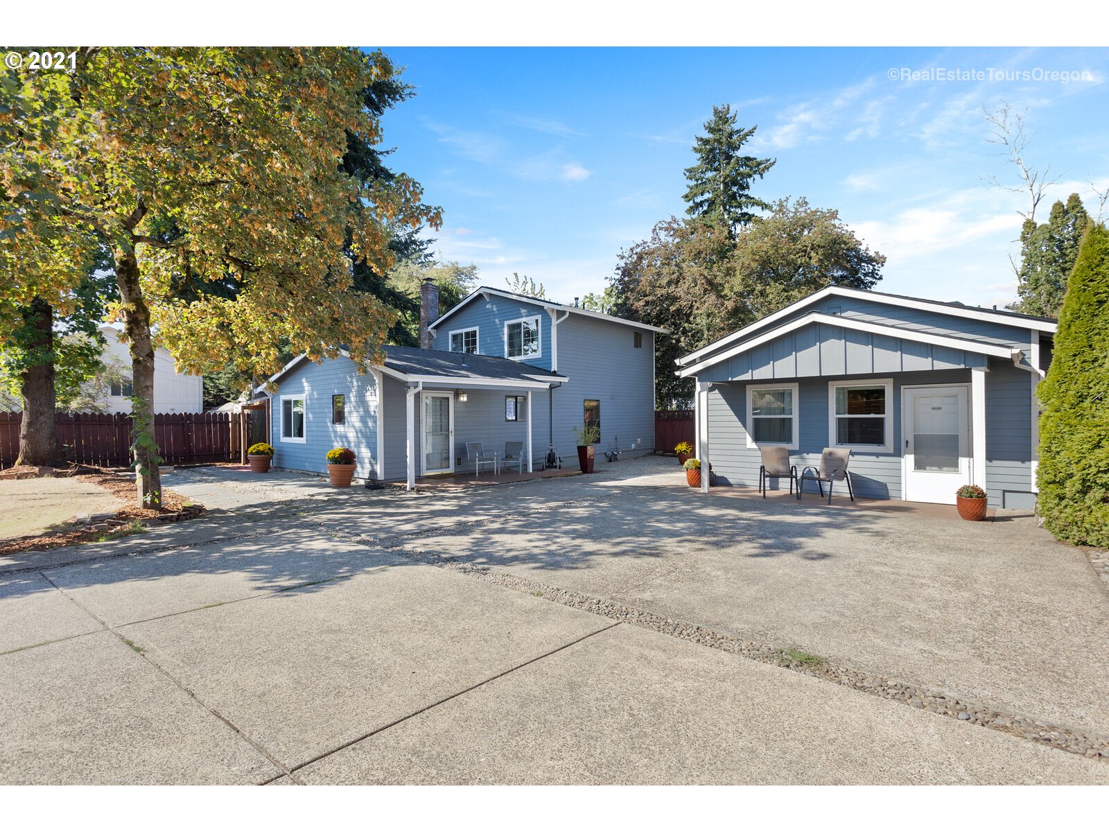 2407 SE 93RD AVE (1 of 31)