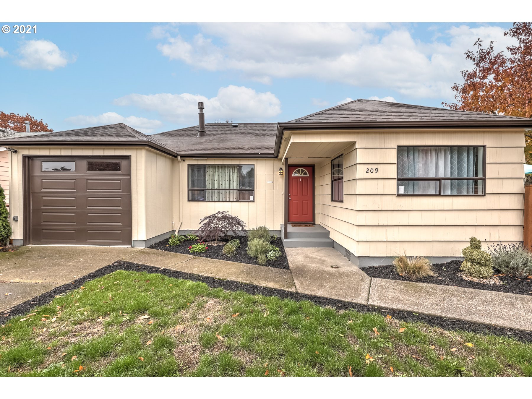 209 SE 90TH AVE (1 of 28)