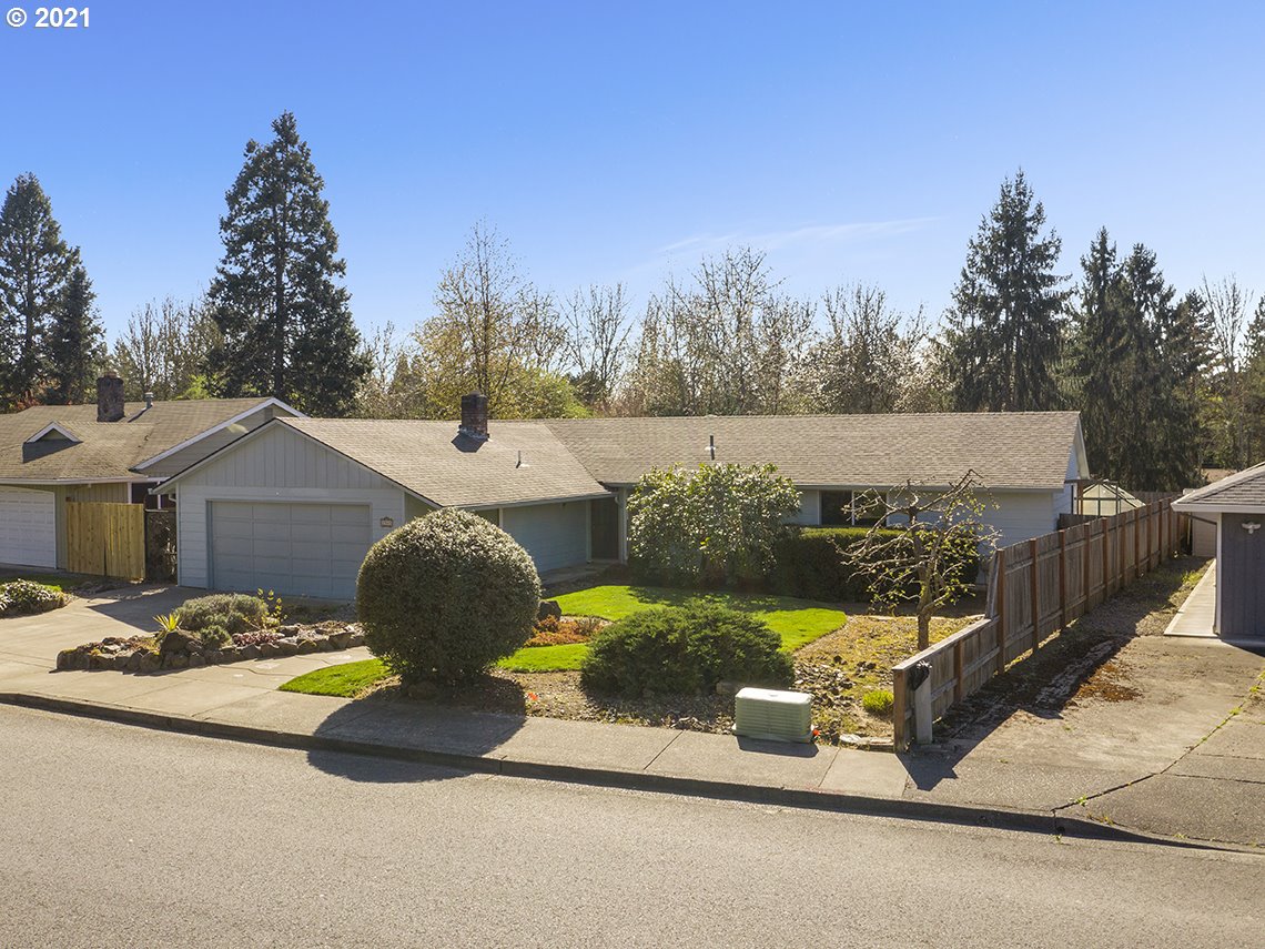2345 SW 189TH AVE (1 of 32)