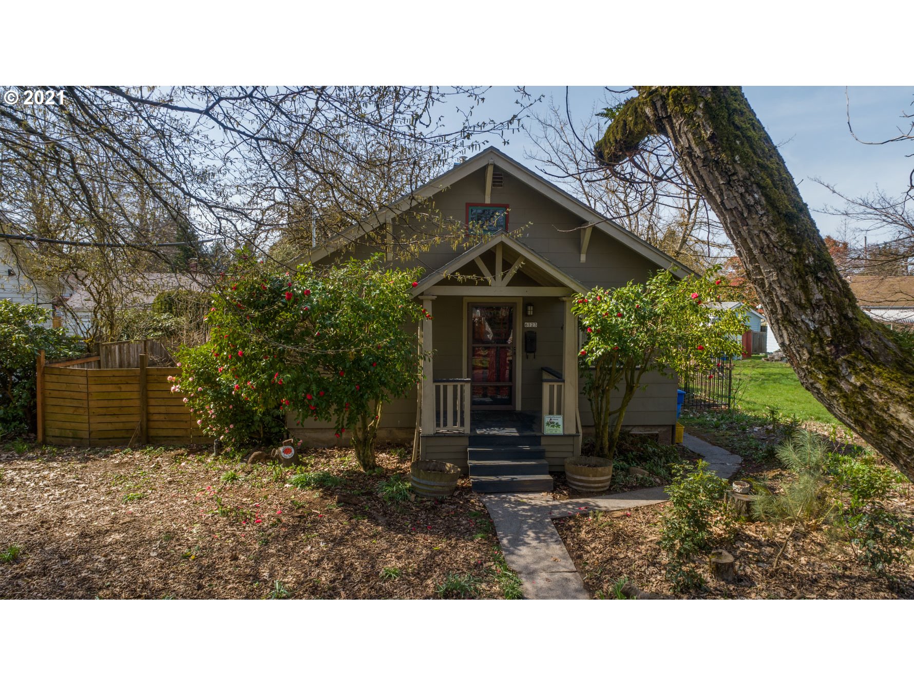 6123 SE 50TH AVE (1 of 32)