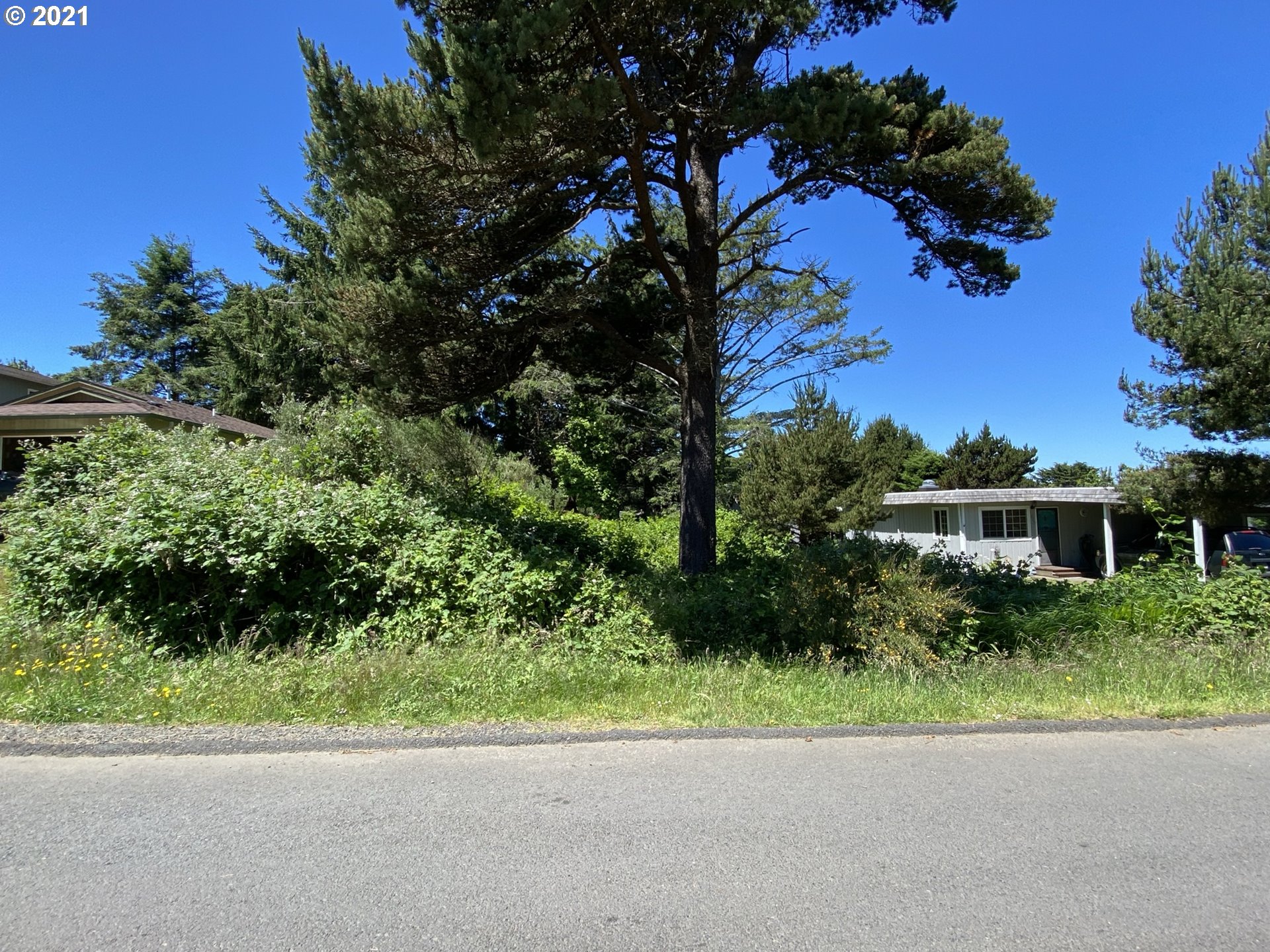 500 SE Jetty AVE (1 of 2)