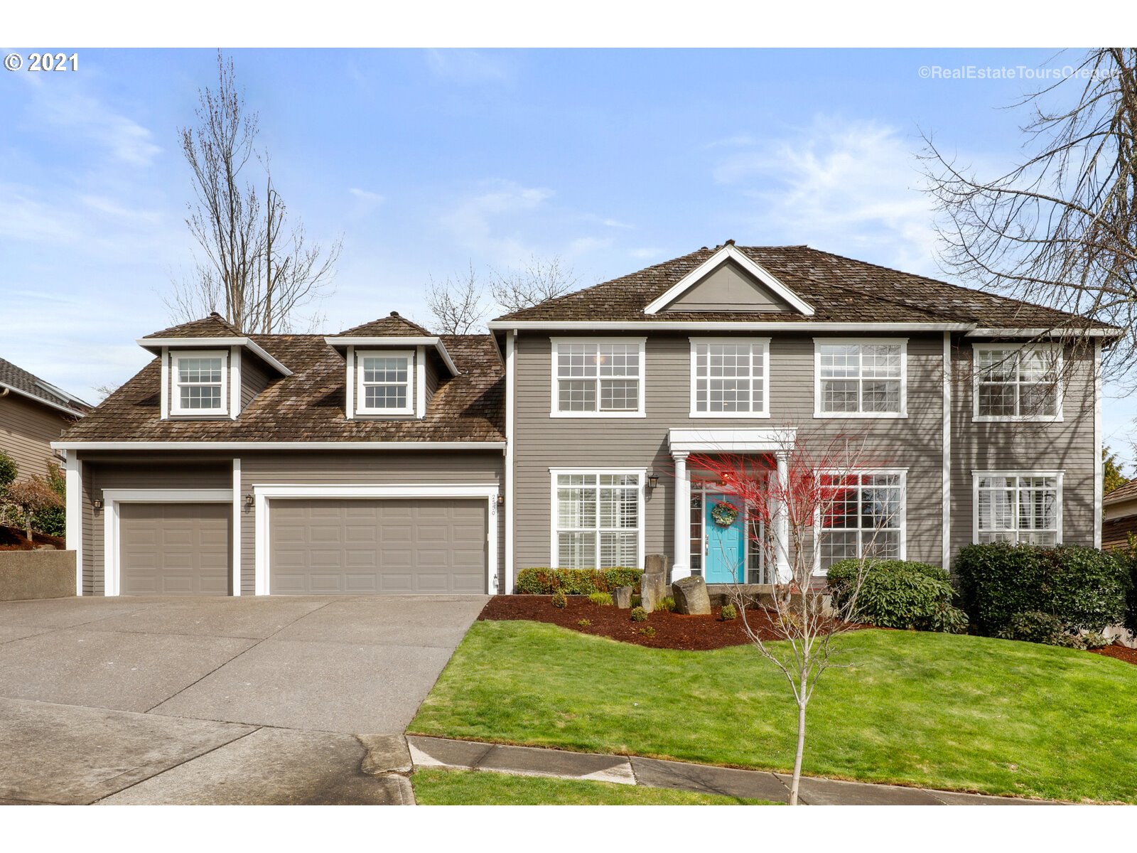 2550 BEACON HILL DR (1 of 32)