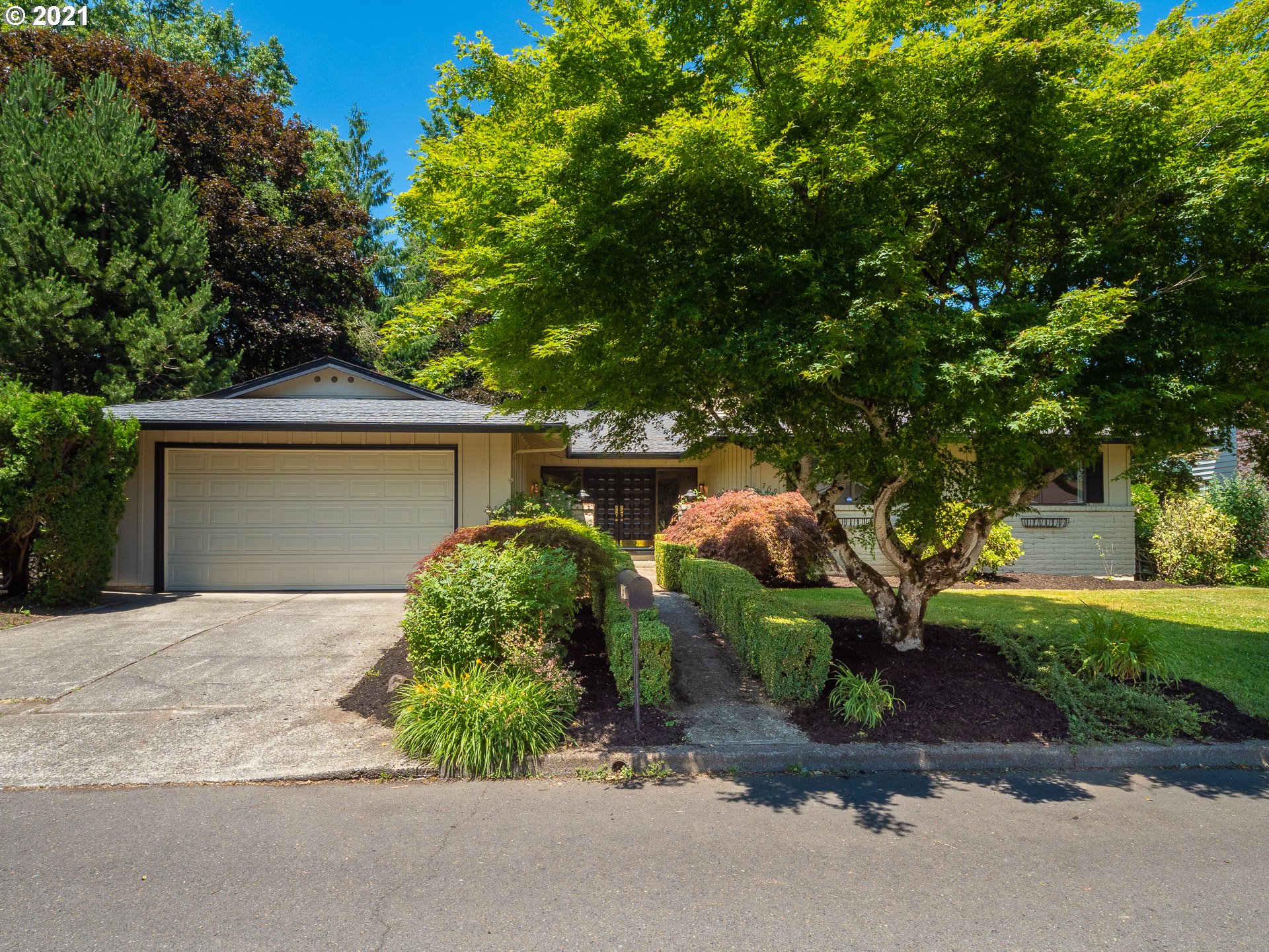 759 TIMBERLINE DR (1 of 32)