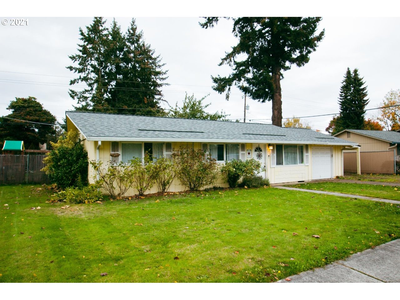 211 SE 98TH AVE (1 of 20)