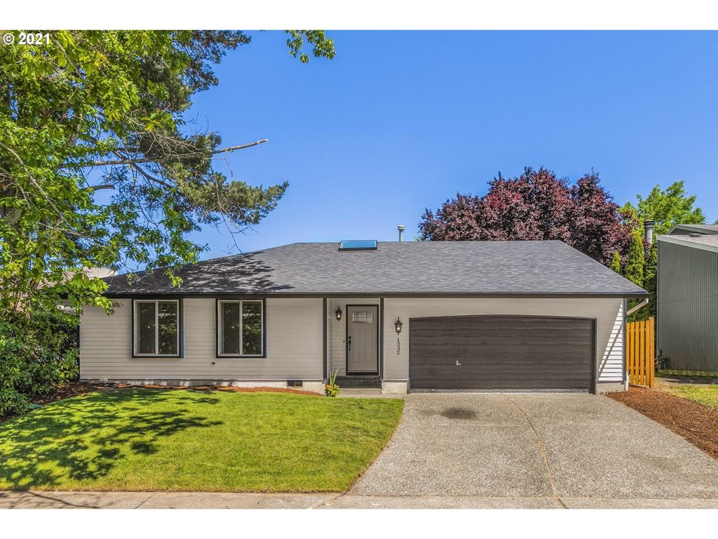 1332 SW 209TH AVE (1 of 32)