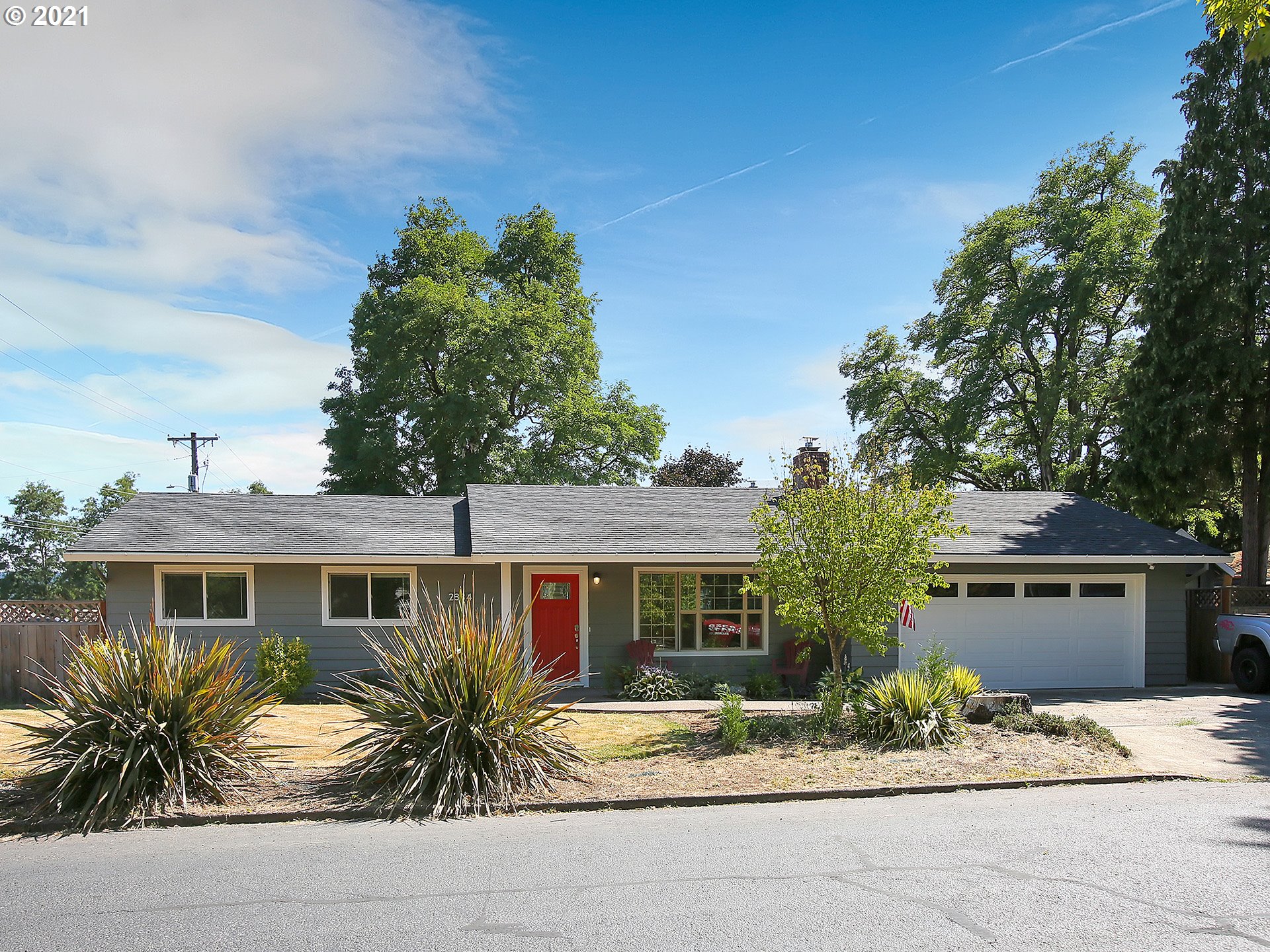 2334 12TH AVE (1 of 31)