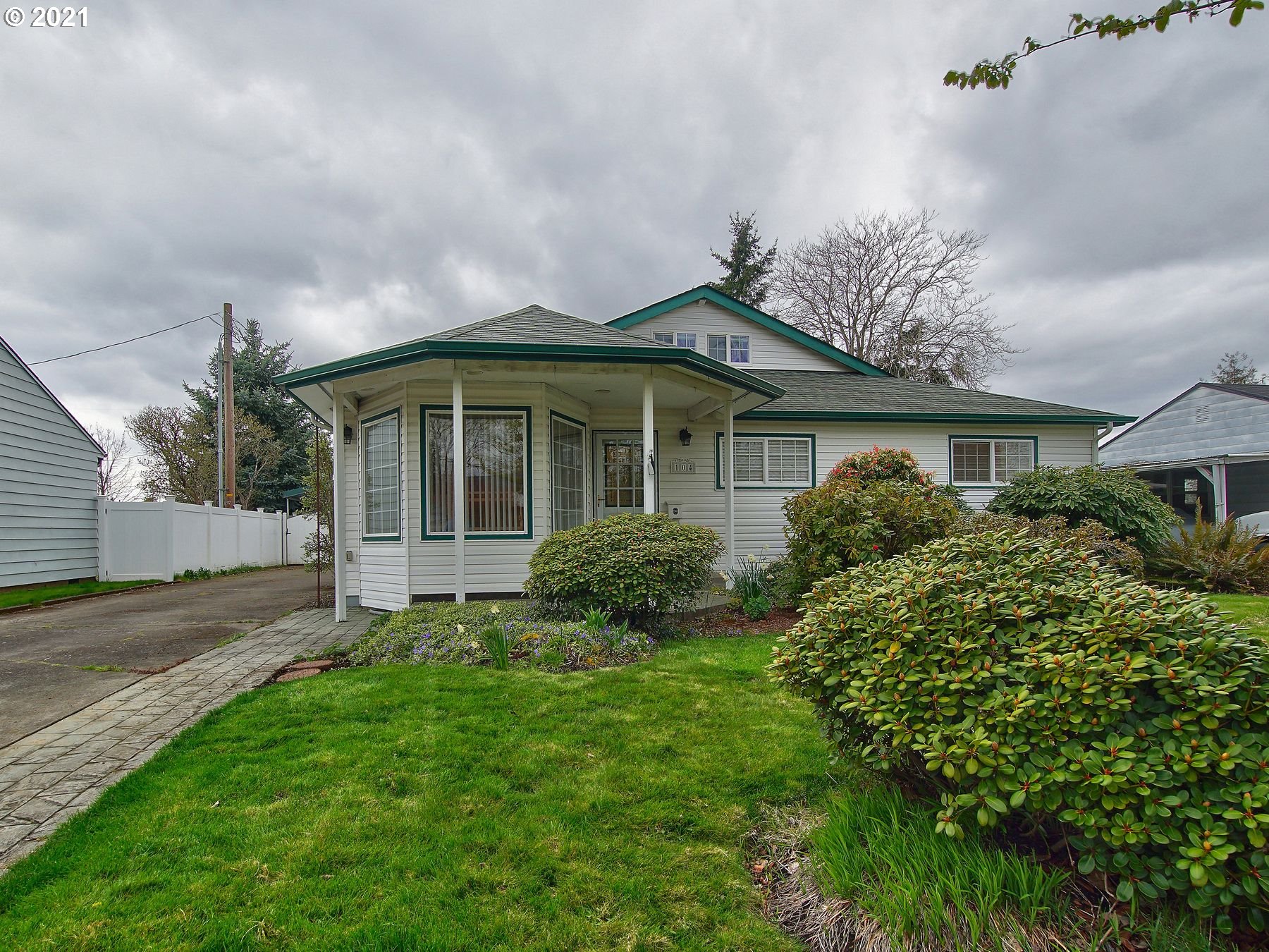104 SE 89TH AVE (1 of 30)