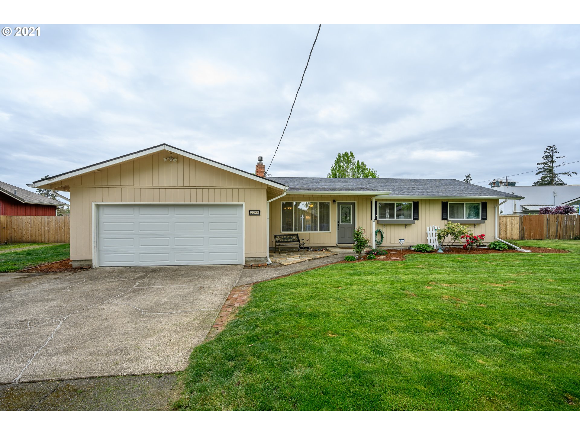 3533 HOODVIEW DR (1 of 32)
