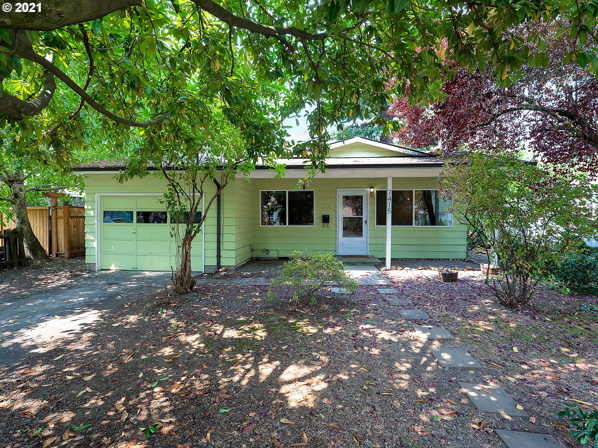7415 SE 66TH AVE (1 of 29)