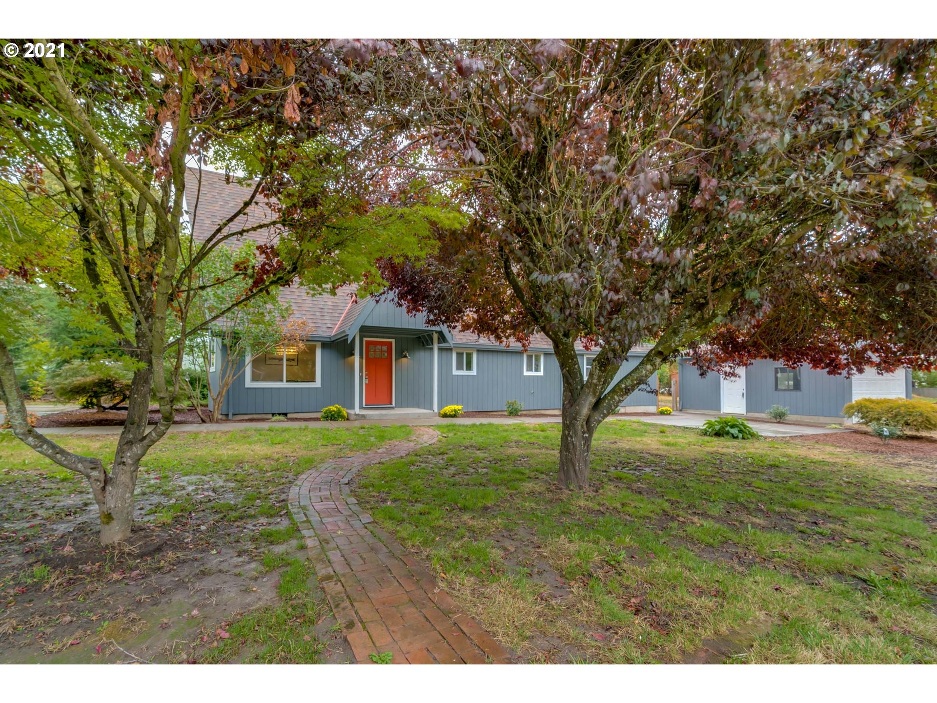 3024 SE WESTVIEW AVE (1 of 32)