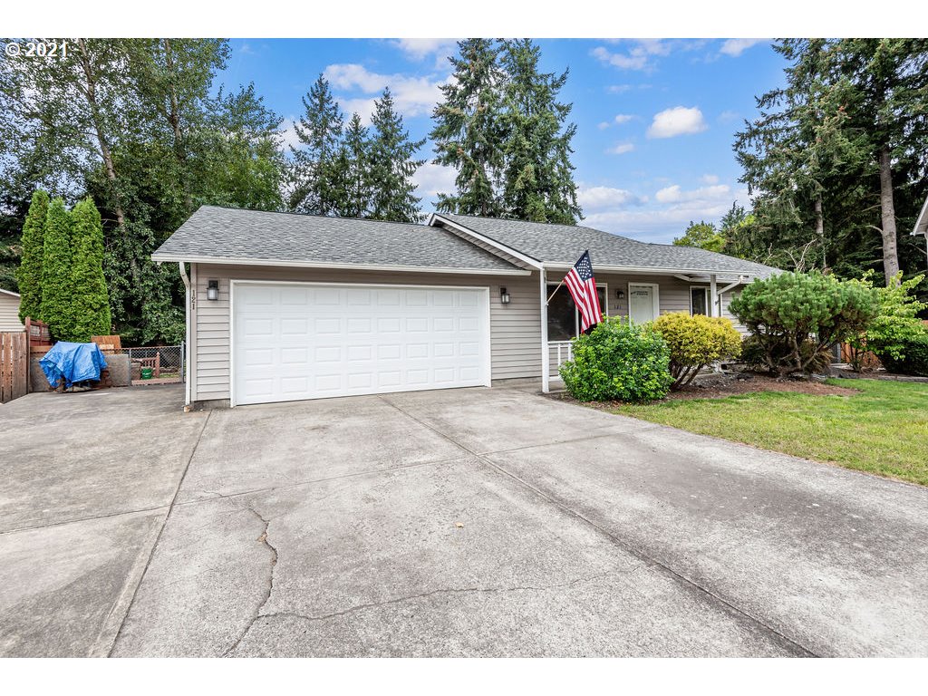 121 CARRIAGE CT (1 of 22)