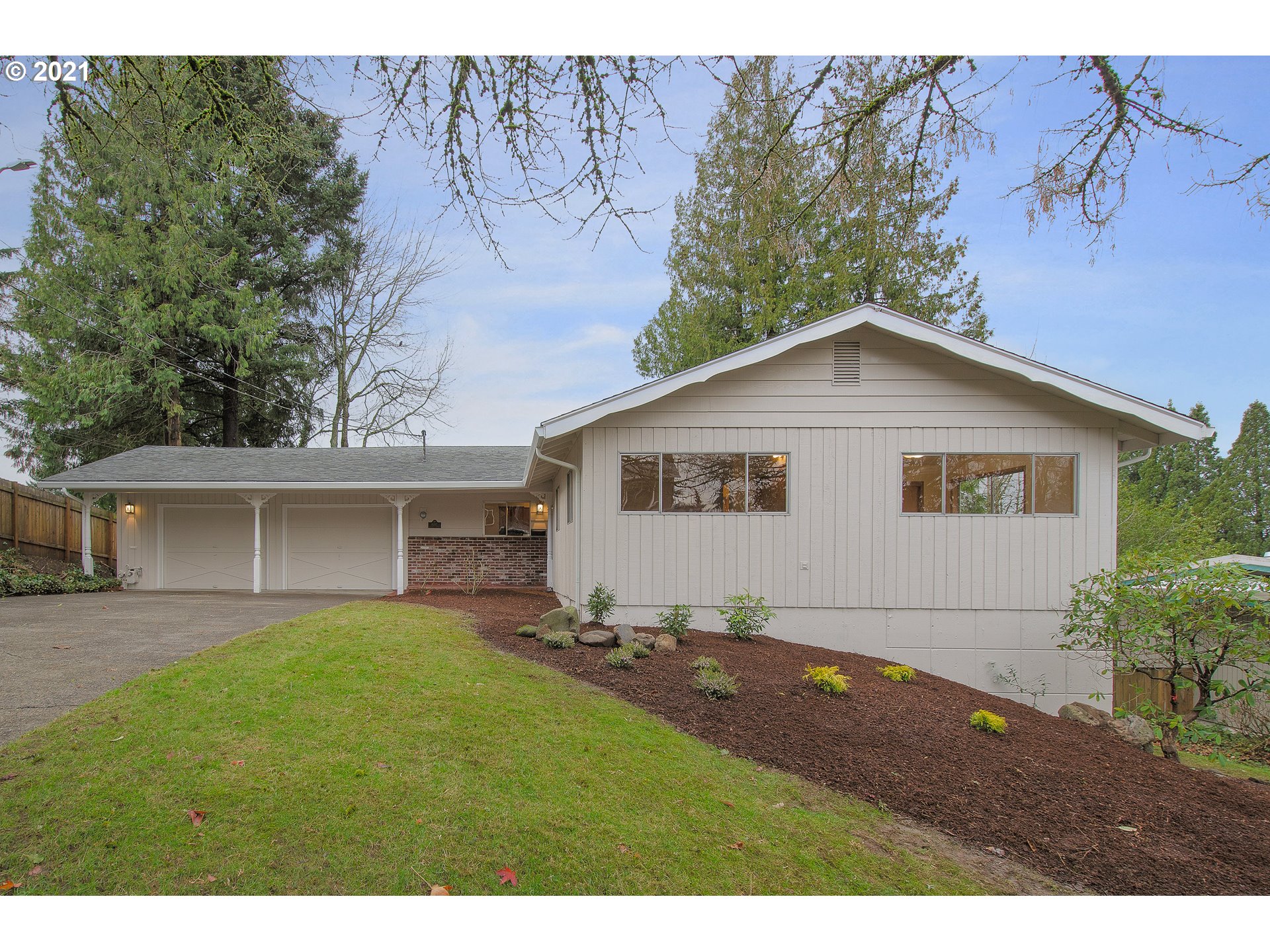 6747 SW 32ND AVE (1 of 31)